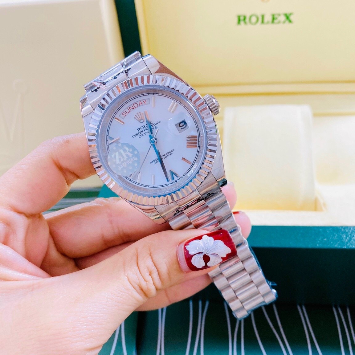 Đồng Hồ Rolex 2 Lịch |Nam Giới |Mặt Số La Mã |Trắng |Niềng Khía |Dây Kim Loại |Máy Cơ (Automatic) |Size 41mm |donghogiatot.vn