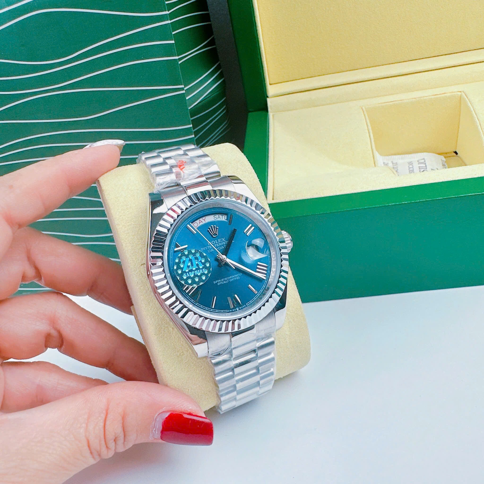 Đồng Hồ Rolex 2 Lịch |Nam Giới |Mặt Số La Mã |Xanh Dương |Niềng Khía |Dây Kim Loại |Máy Cơ (Automatic) |Size 41mm |donghogiatot.vn