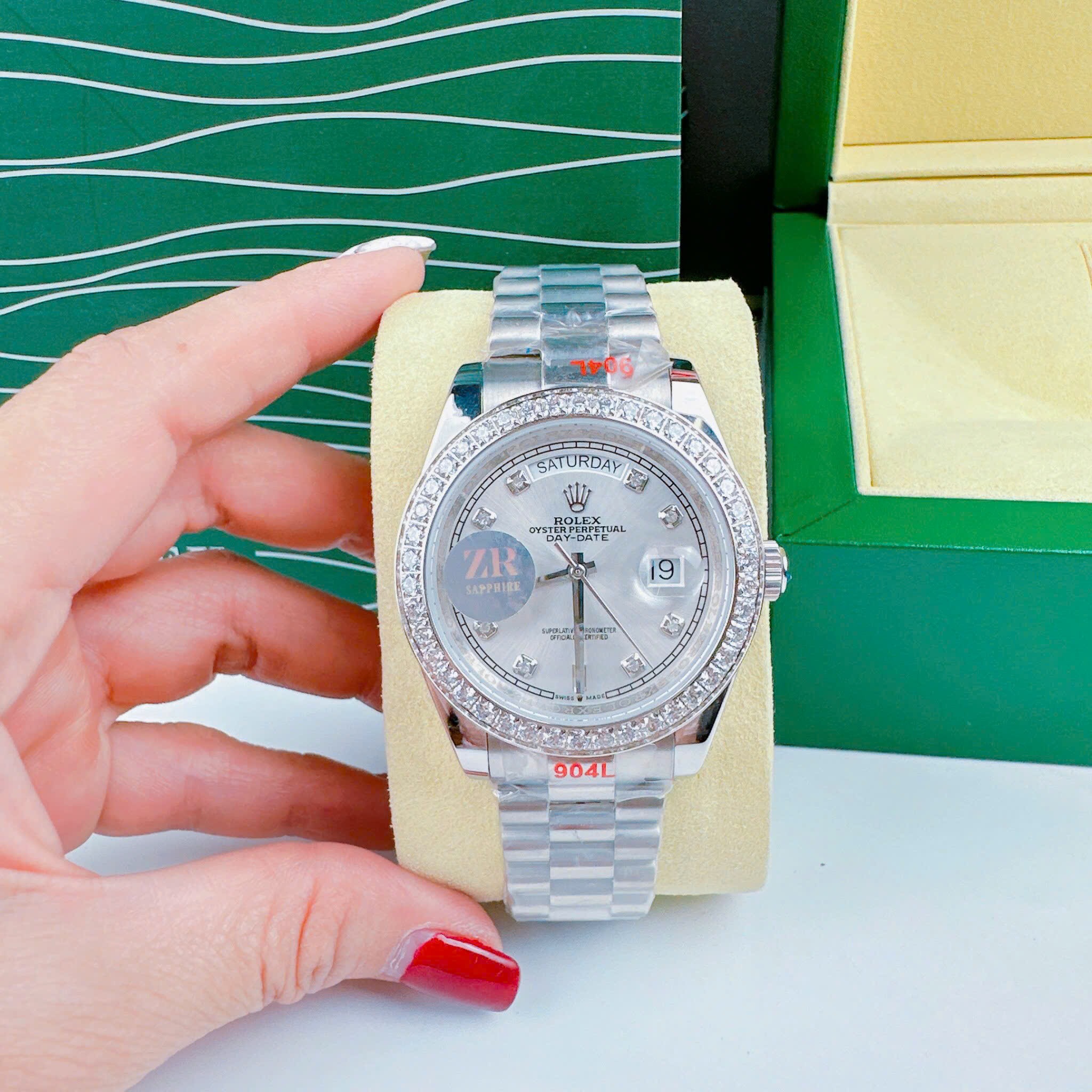 Đồng Hồ Rolex 2 Lịch |Nam Giới |Mặt Trắng |Đính Đá |Dây Kim Loại Silver |Máy Cơ (Automatic) |Size 41mm |donghogiatot.vn