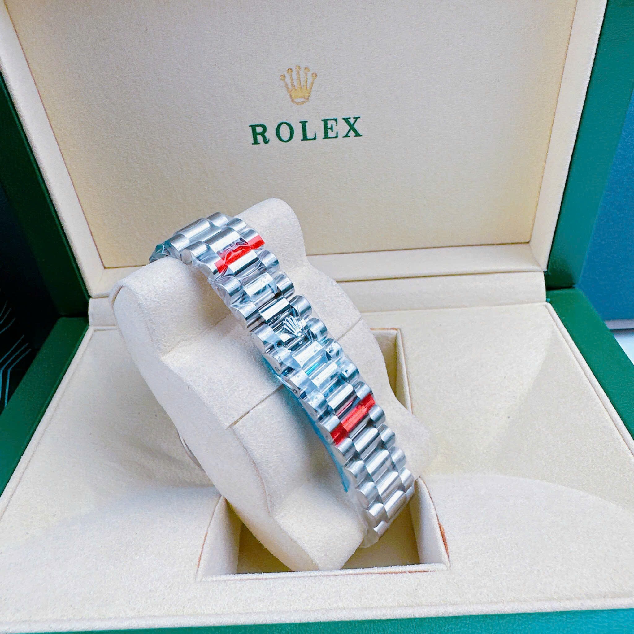 Đồng Hồ Rolex 2 Lịch |Nam Giới |Mặt Trắng |Đính Đá |Dây Kim Loại Silver |Máy Cơ (Automatic) |Size 41mm |donghogiatot.vn