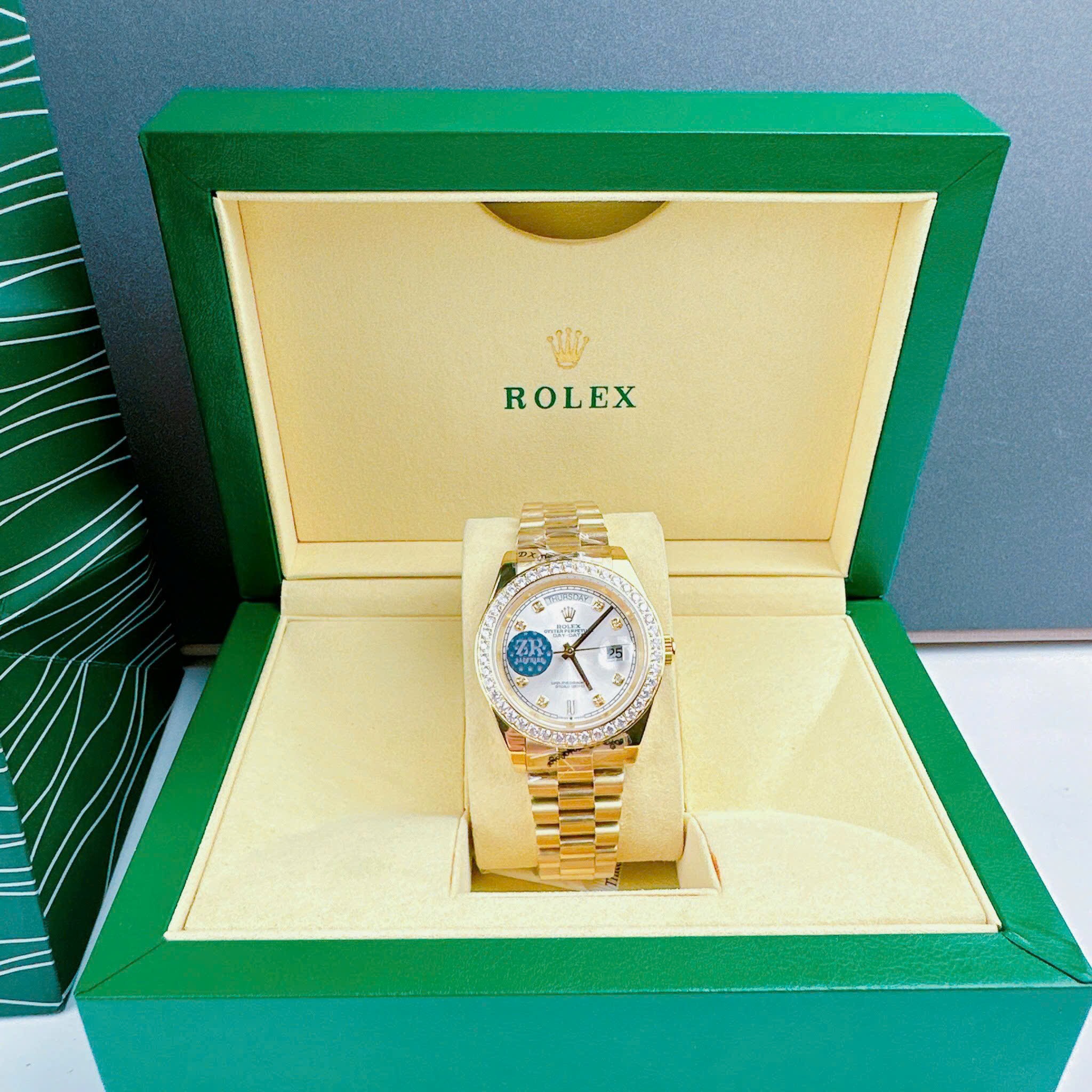 Đồng Hồ Rolex 2 Lịch |Nam Giới |Mặt Trắng |Đính Đá |Dây Kim Loại Vàng Gold |Máy Cơ (Automatic) |Size 41mm |donghogiatot.vn