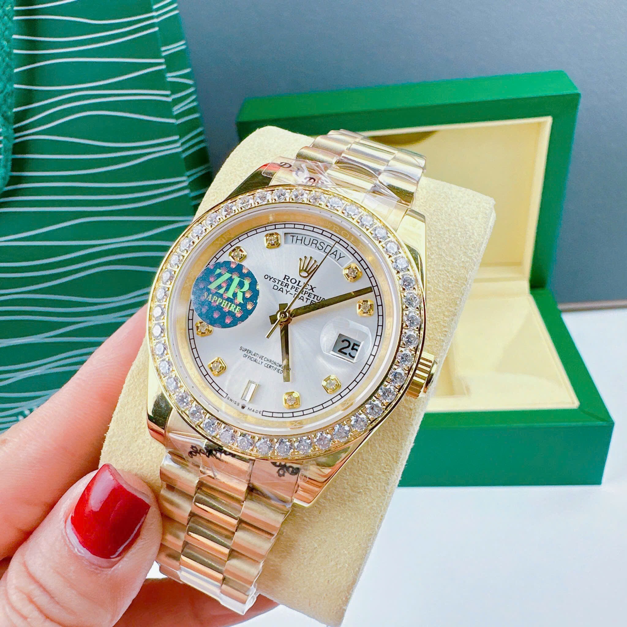 Đồng Hồ Rolex 2 Lịch |Nam Giới |Mặt Trắng |Đính Đá |Dây Kim Loại Vàng Gold |Máy Cơ (Automatic) |Size 41mm |donghogiatot.vn