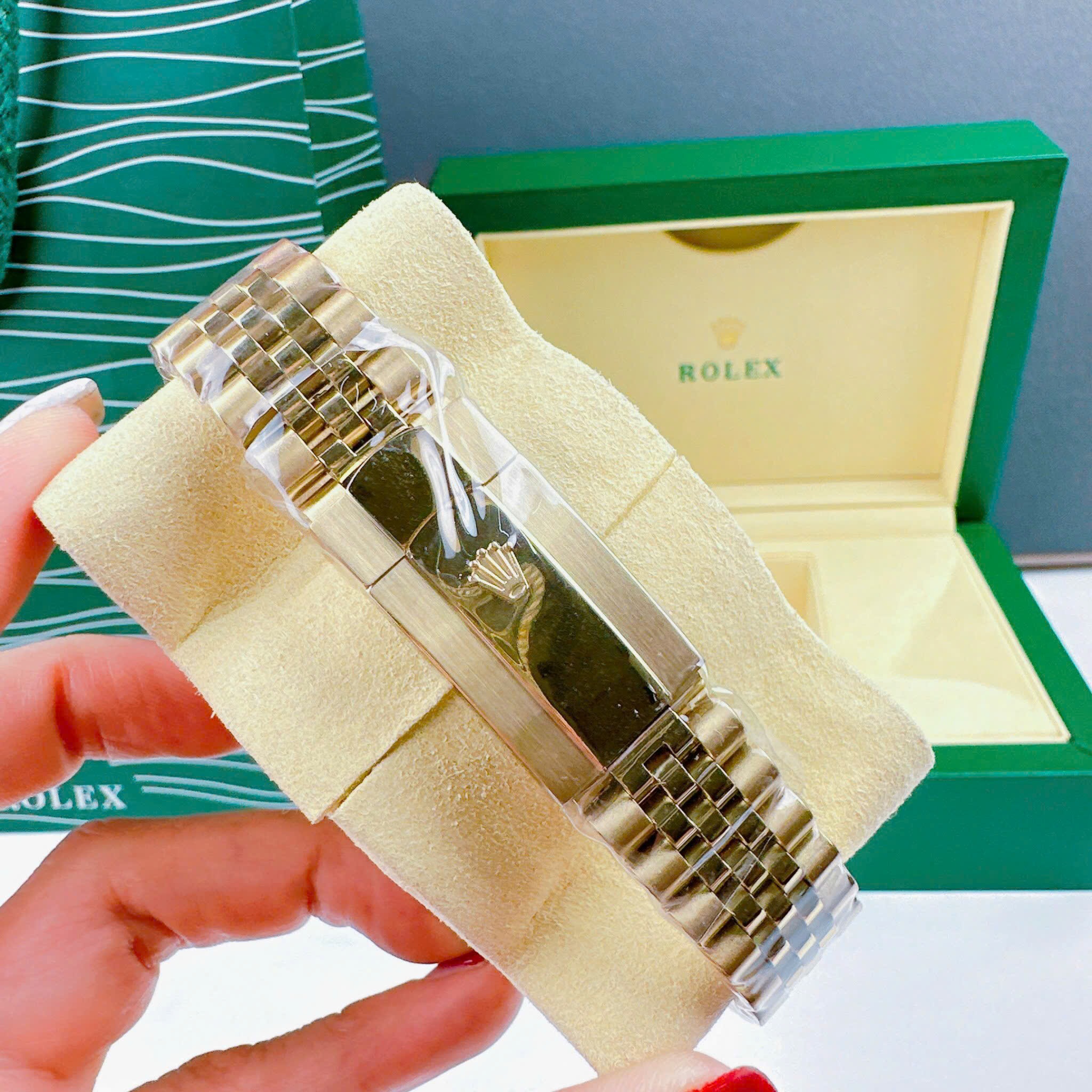 Đồng Hồ Rolex 2 Lịch |Nam Giới |Mặt Trắng |Đính Đá |Dây Kim Loại Vàng Gold |Máy Cơ (Automatic) |Size 41mm |donghogiatot.vn