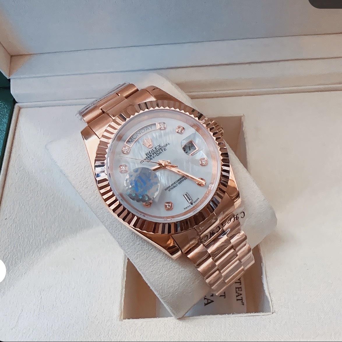 Đồng Hồ Rolex 2 Lịch |Nam Giới |Mặt Trắng |Niềng Khía |Dây Kim Loại Rose Gold |Máy Cơ (Automatic) |Size 41mm |donghogiatot.vn