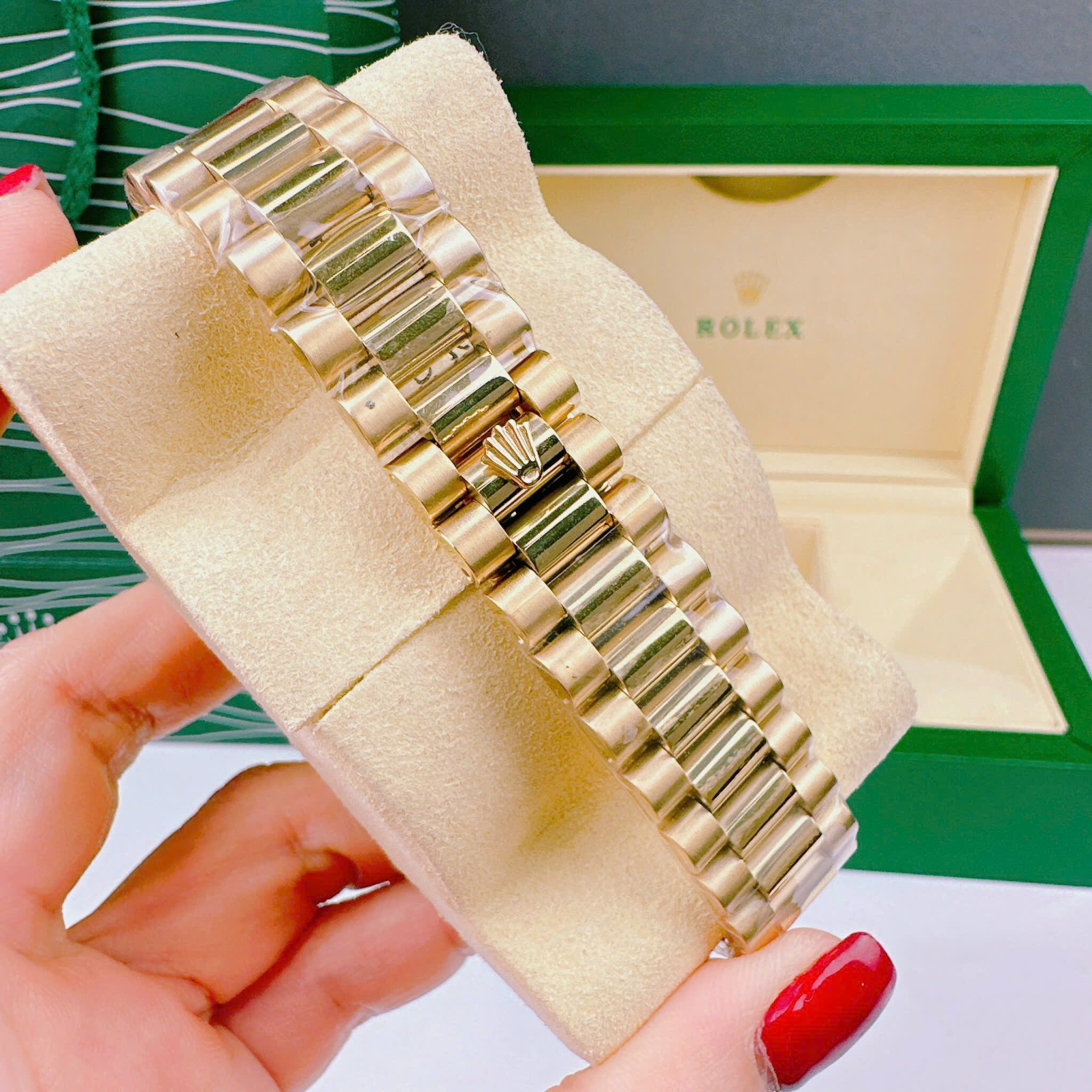 Đồng Hồ Rolex 2 Lịch |Nam Giới |Mặt Trắng |Niềng Khía |Dây Kim Loại Vàng |Máy cơ (Automatic) |Size 41mm |donghogiatot.vn