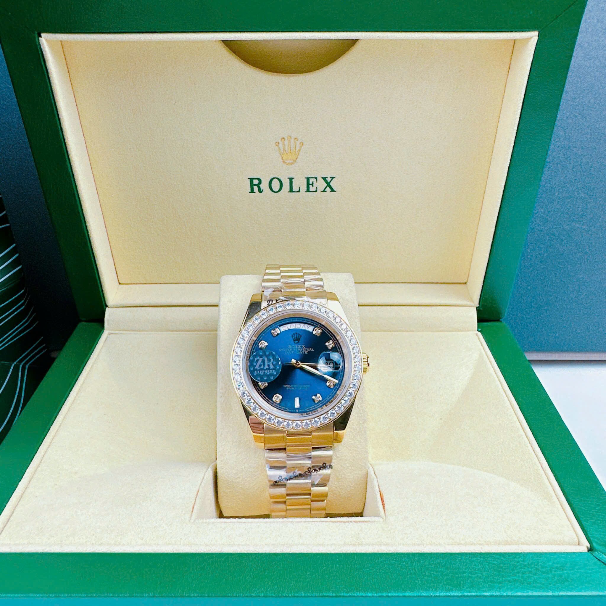 Đồng Hồ Rolex 2 Lịch |Nam Giới |Mặt Xanh Dương |Đính Đá |Dây Kim Loại Vàng Gold |Máy Cơ (Automatic) |Size 41mm |donghogiatot.vn