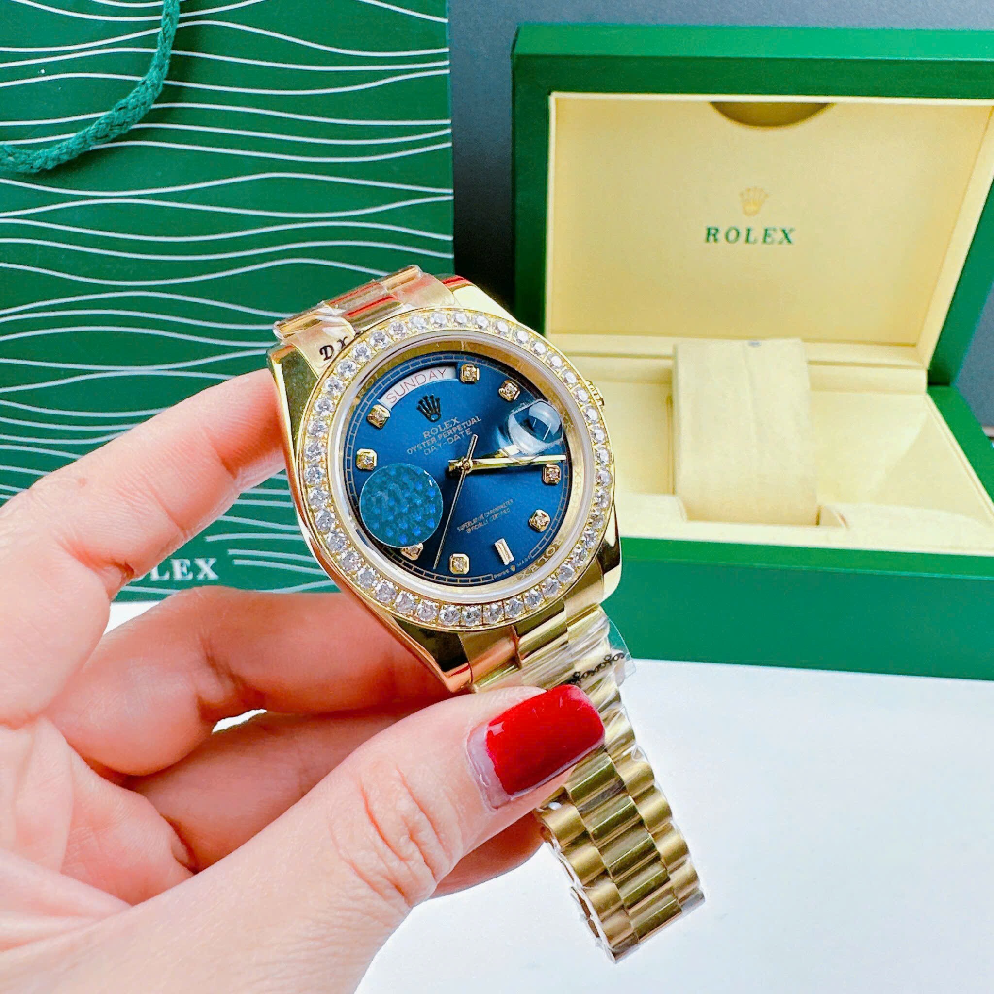 Đồng Hồ Rolex 2 Lịch |Nam Giới |Mặt Xanh Dương |Đính Đá |Dây Kim Loại Vàng Gold |Máy Cơ (Automatic) |Size 41mm |donghogiatot.vn