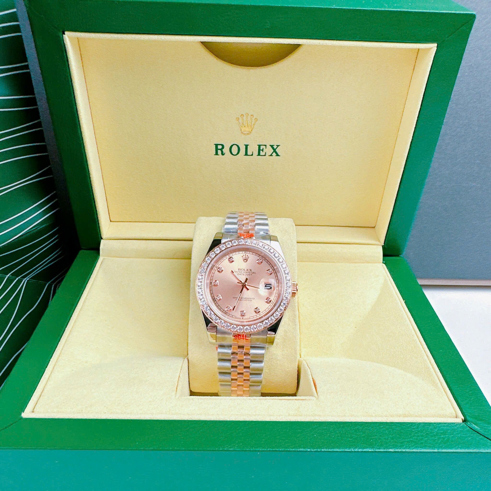 Đồng Hồ Rolex Đính Đá |Nam Giới |Mặt Hồng |Dây Kim Loại Demi Rose |Máy Pin (Máy Quartz) |Size 41mm |donghogiatot.vn