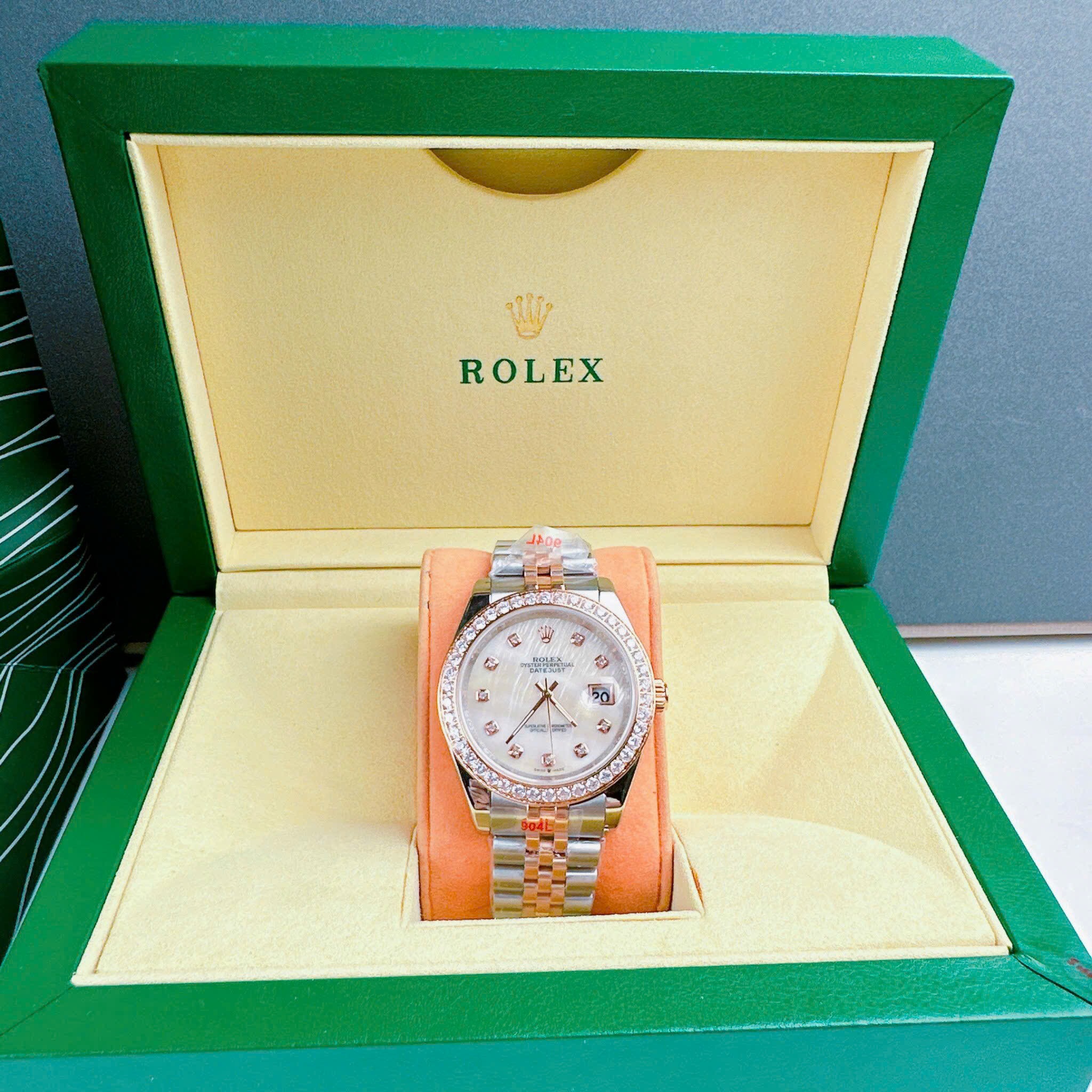 Đồng Hồ Rolex Đính Đá |Nam Giới |Mặt Trắng |Dây Kim Loại Demi Rose |Máy Pin (Máy Quartz) |Size 41mm |donghogiatot.vn