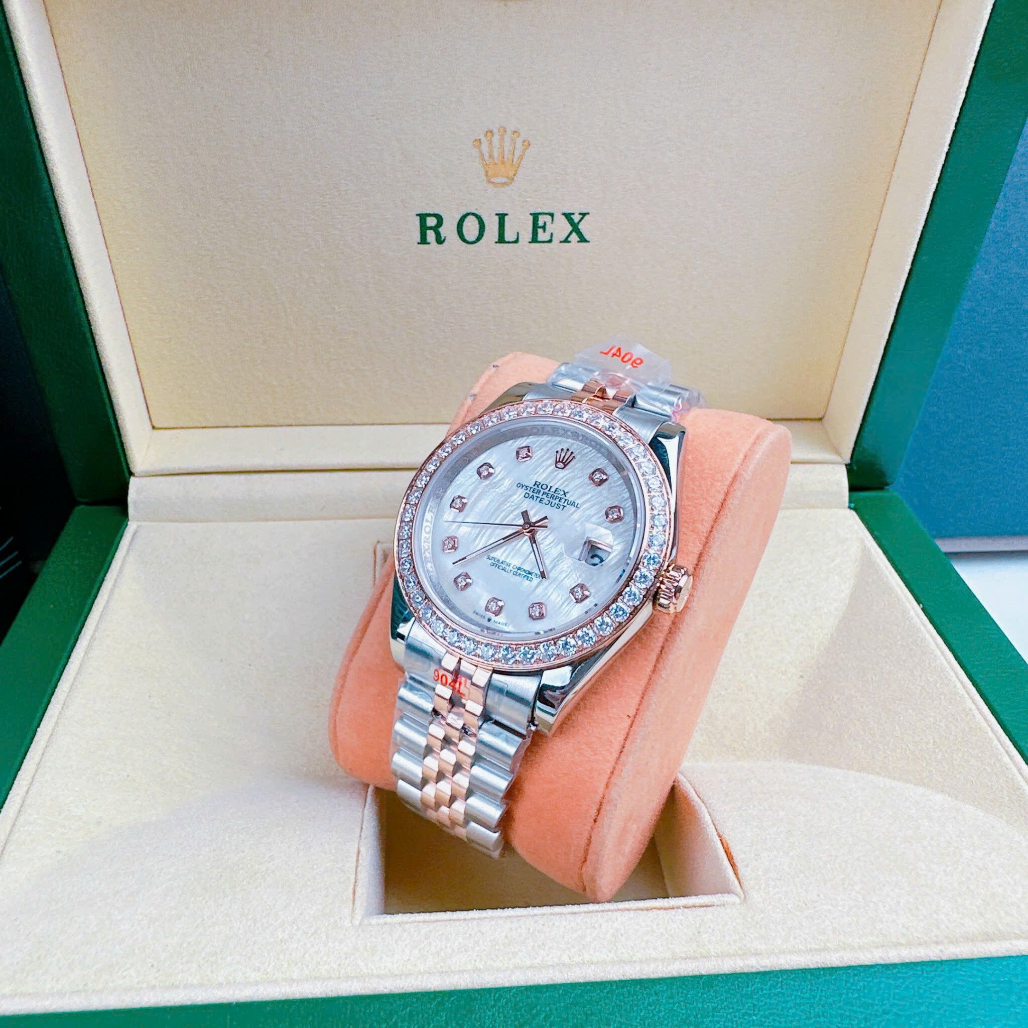 Đồng Hồ Rolex Đính Đá |Nam Giới |Mặt Trắng |Dây Kim Loại Demi Rose |Máy Pin (Máy Quartz) |Size 41mm |donghogiatot.vn