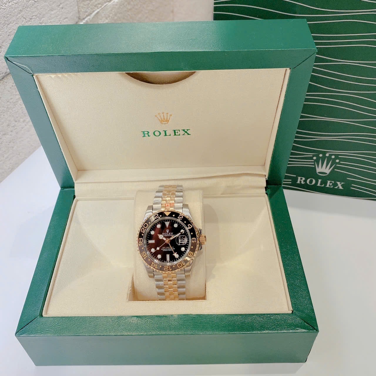 Đồng Hồ Rolex GMT Master II |Nam Giới |Niềng Số |Dây Kim Loại Demi Vàng |Máy Cơ (Automatic) |Size 40mm |donghogiatot.vn
