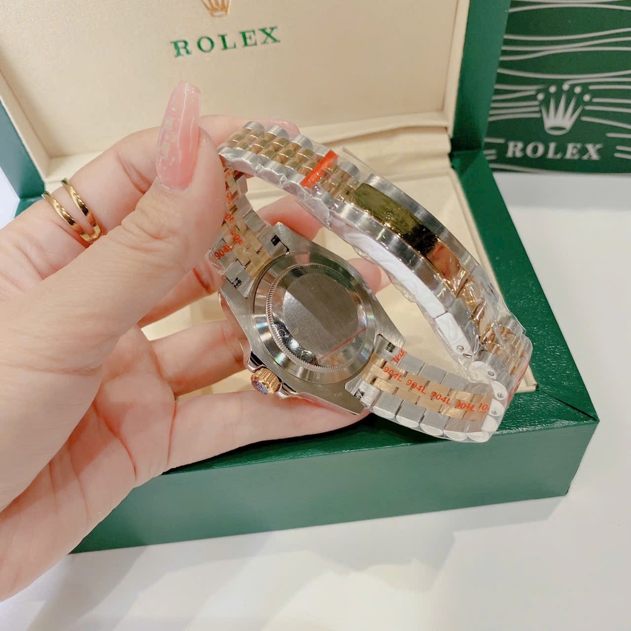 Đồng Hồ Rolex GMT Master II |Nam Giới |Niềng Số |Dây Kim Loại Demi Vàng |Máy Cơ (Automatic) |Size 40mm |donghogiatot.vn