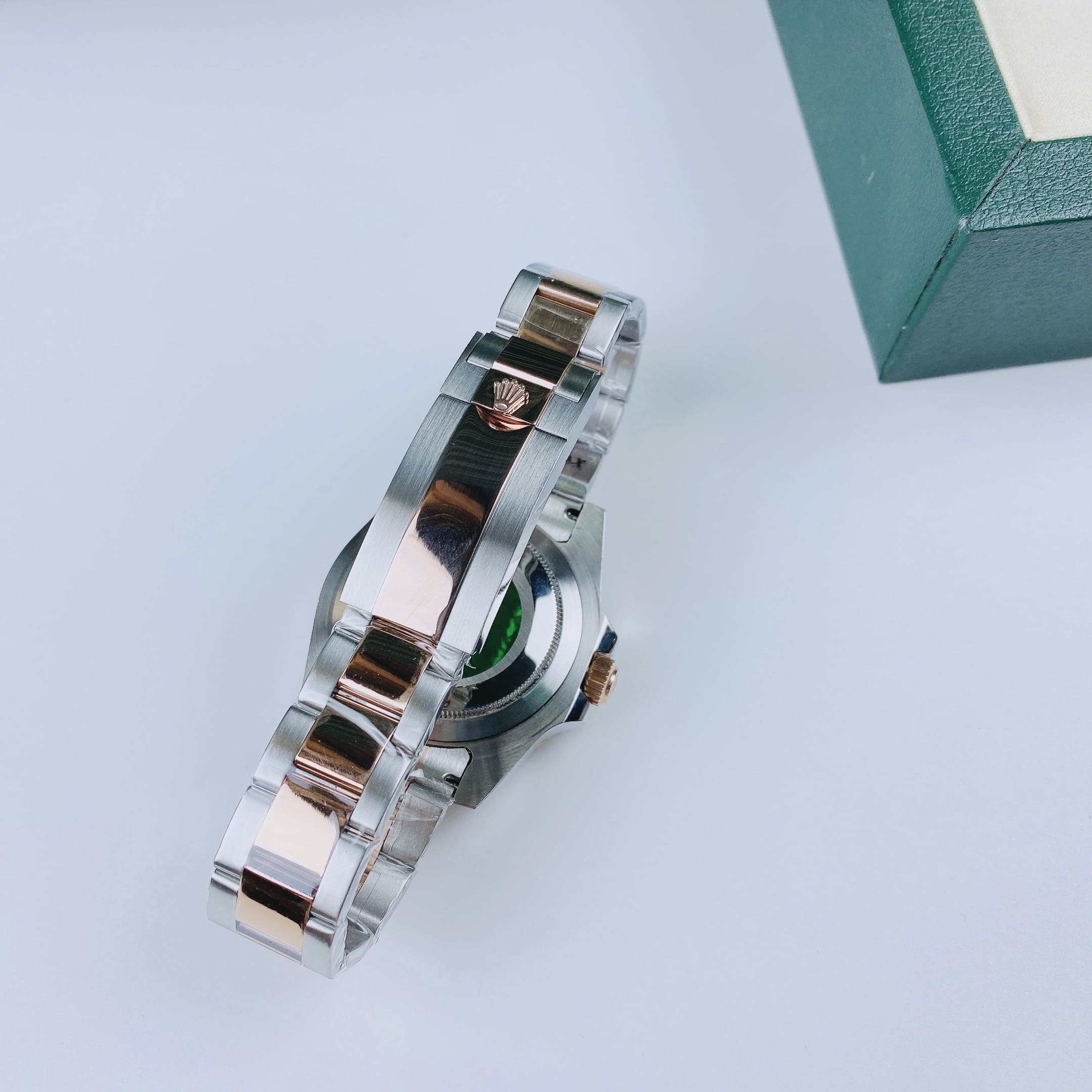 Đồng Hồ Rolex GMT Master II |Nam Giới |Niềng Đỏ |Dây Kim Loại Demi Vàng |Máy Cơ (Automatic) |Size 40mm |donghogiatot.vn