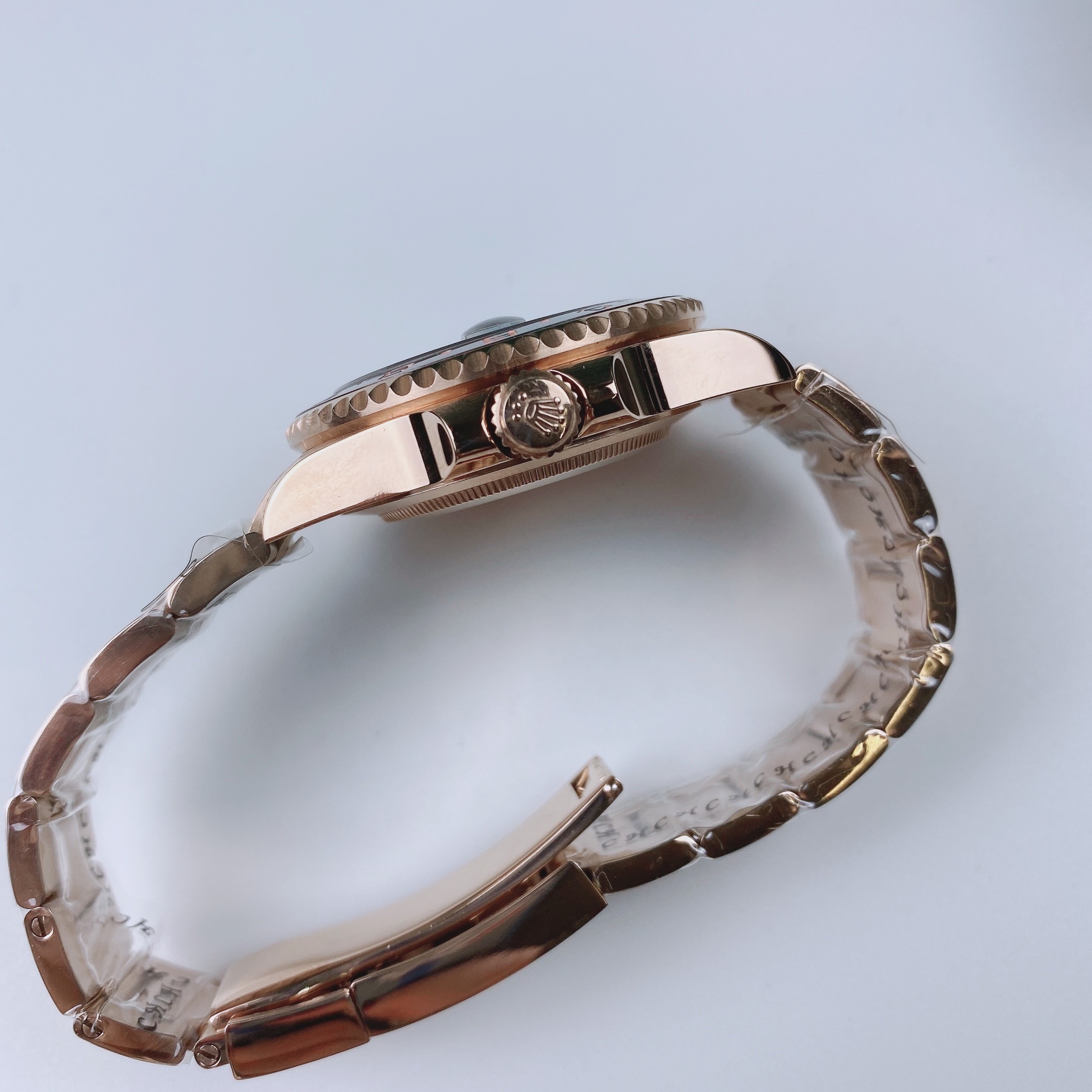 Đồng Hồ Rolex GMT Master II |Nam Giới |Niềng Đỏ |Dây Kim Loại Vàng Gold |Máy Cơ (Automatic) |Size 40mm |donghogiatot.vn