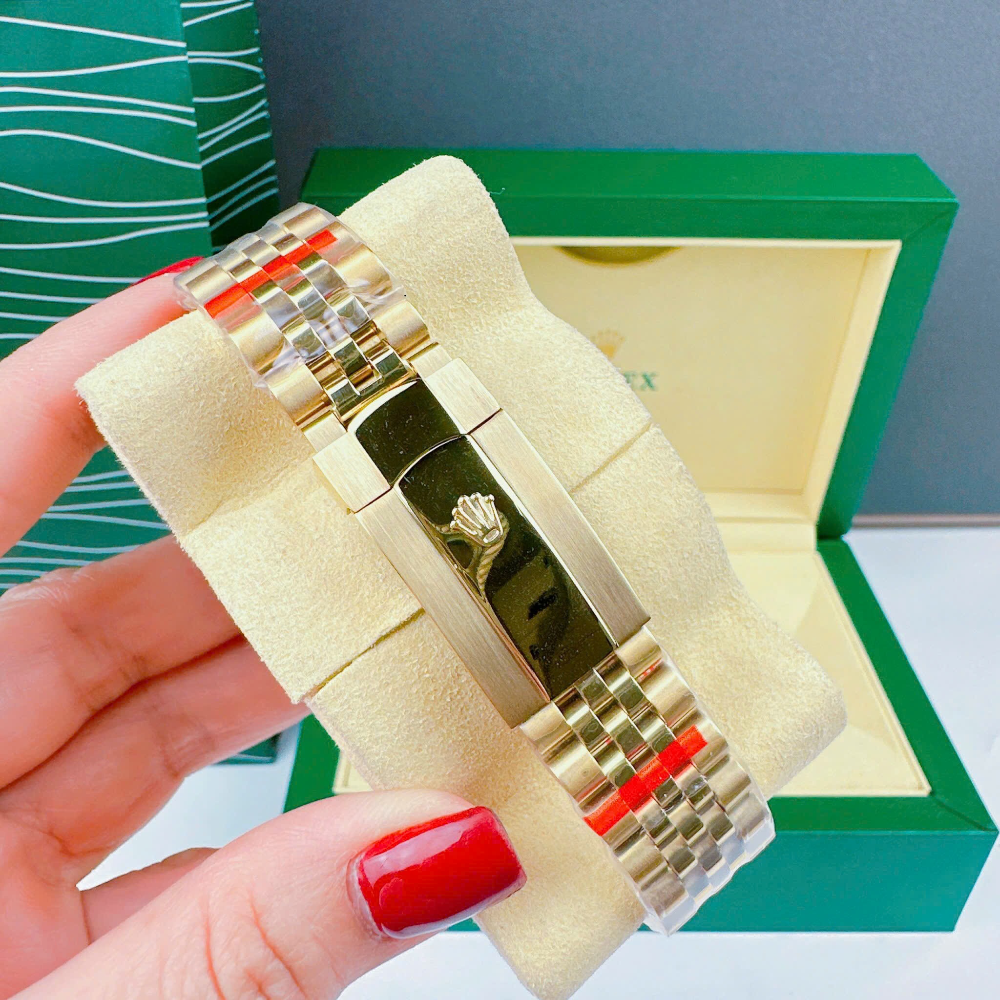 Đồng Hồ Rolex Niềng Khía |Nam Giới |Mặt Đen |Dây Kim Loại Vàng Gold |Máy Cơ (Automatic) |Size 41mm |donghogiatot.vn