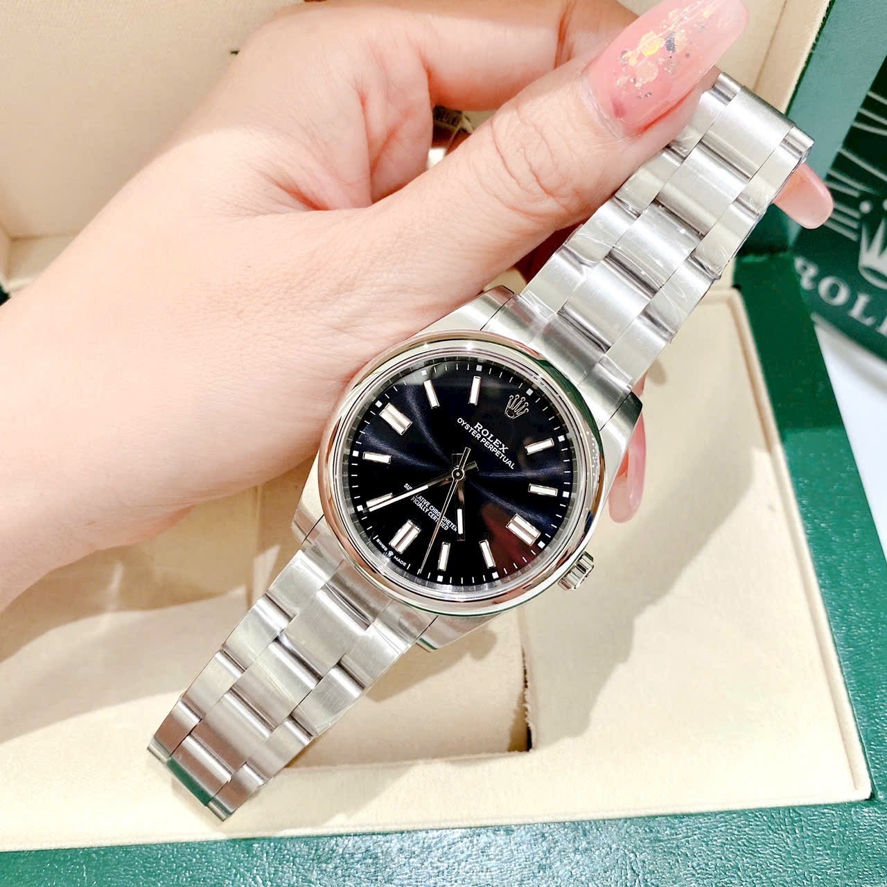 Đồng Hồ Rolex Oyster Perpetual |Nam Giới |Mặt Đen |Dây Kim Loại Silver |Máy Cơ (Automatic) |Size 41mm |donghogiatot.vn