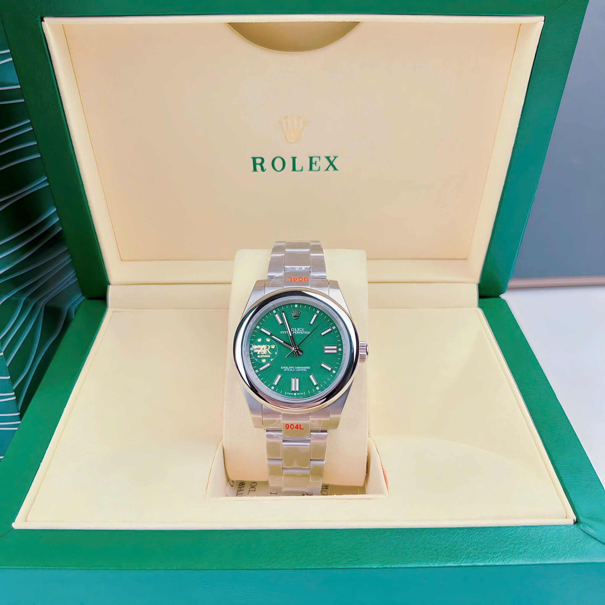 Đồng Hồ Rolex Oyster Perpetual |Nam Giới |Mặt Xanh Lá |Dây Kim Loại Silver |Máy Cơ (Automatic) |Size 41mm |donghogiatot.vn