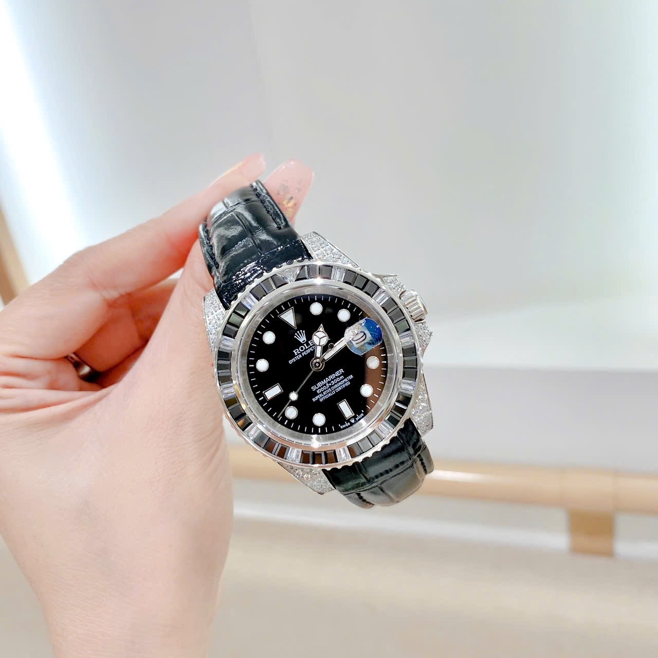 Đồng Hồ Rolex Submariner |Nam Giới |Đính Đá Ruby |Dây Da Đen |Máy Cơ (Automatic) |Size 41mm |donghogiatot.vn