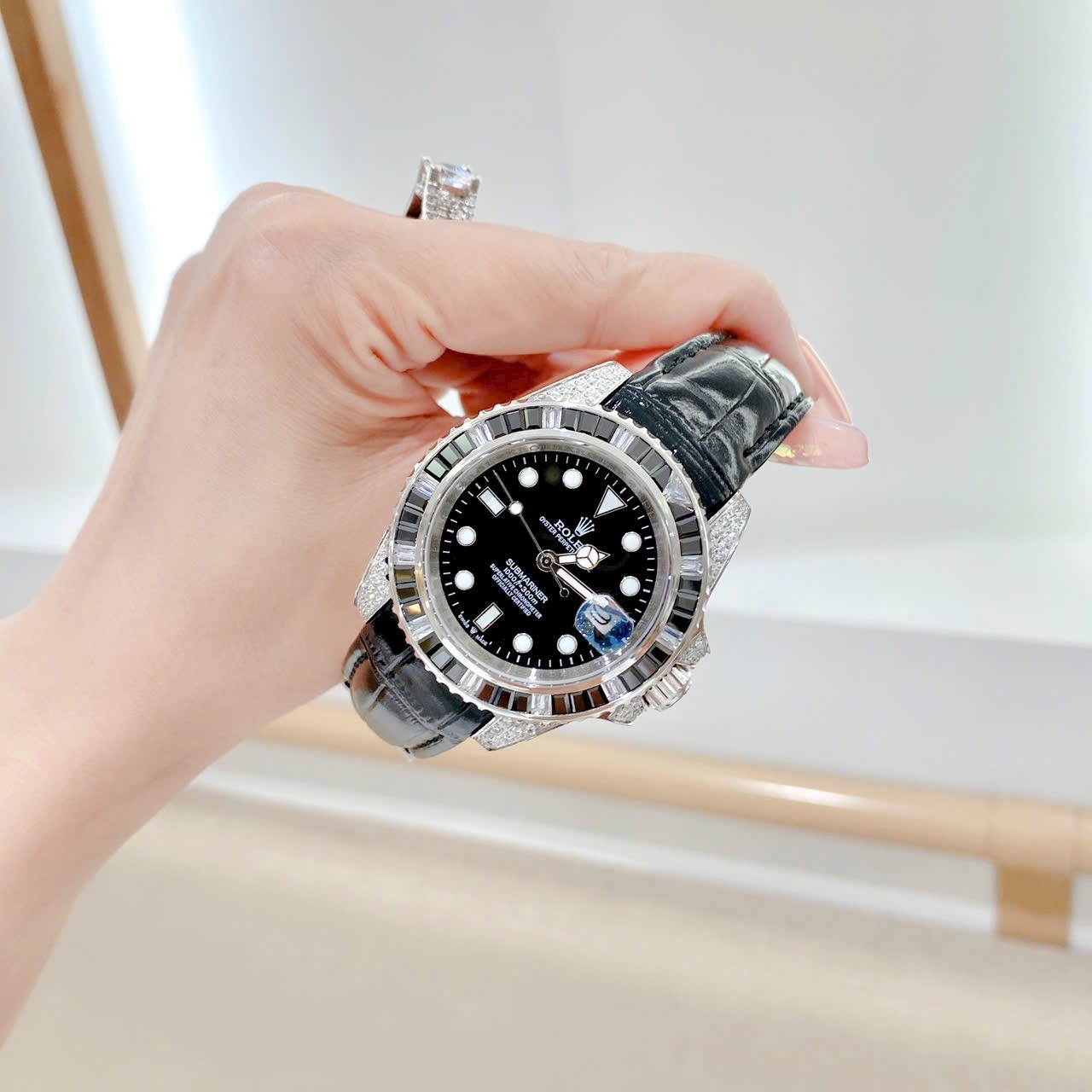 Đồng Hồ Rolex Submariner |Nam Giới |Đính Đá Ruby |Dây Da Đen |Máy Cơ (Automatic) |Size 41mm |donghogiatot.vn