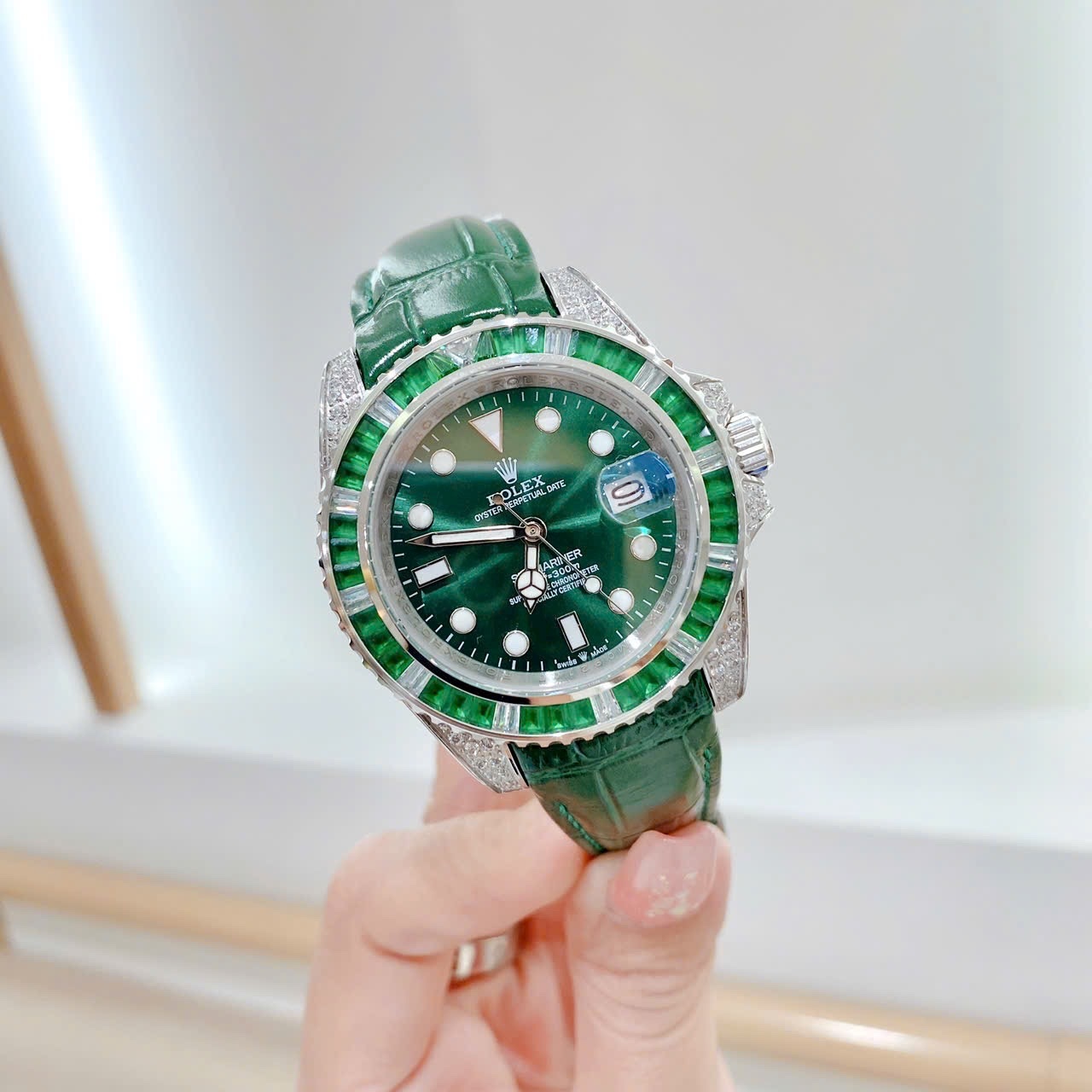 Đồng Hồ Rolex Submariner |Nam Giới |Đính Đá Ruby |Dây Da Xanh Lá |Máy Cơ (Automatic) |Size 41mm |donghogiatot.vn