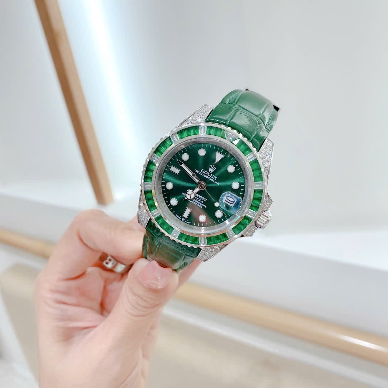 Đồng Hồ Rolex Submariner |Nam Giới |Đính Đá Ruby |Dây Da Xanh Lá |Máy Cơ (Automatic) |Size 41mm |donghogiatot.vn