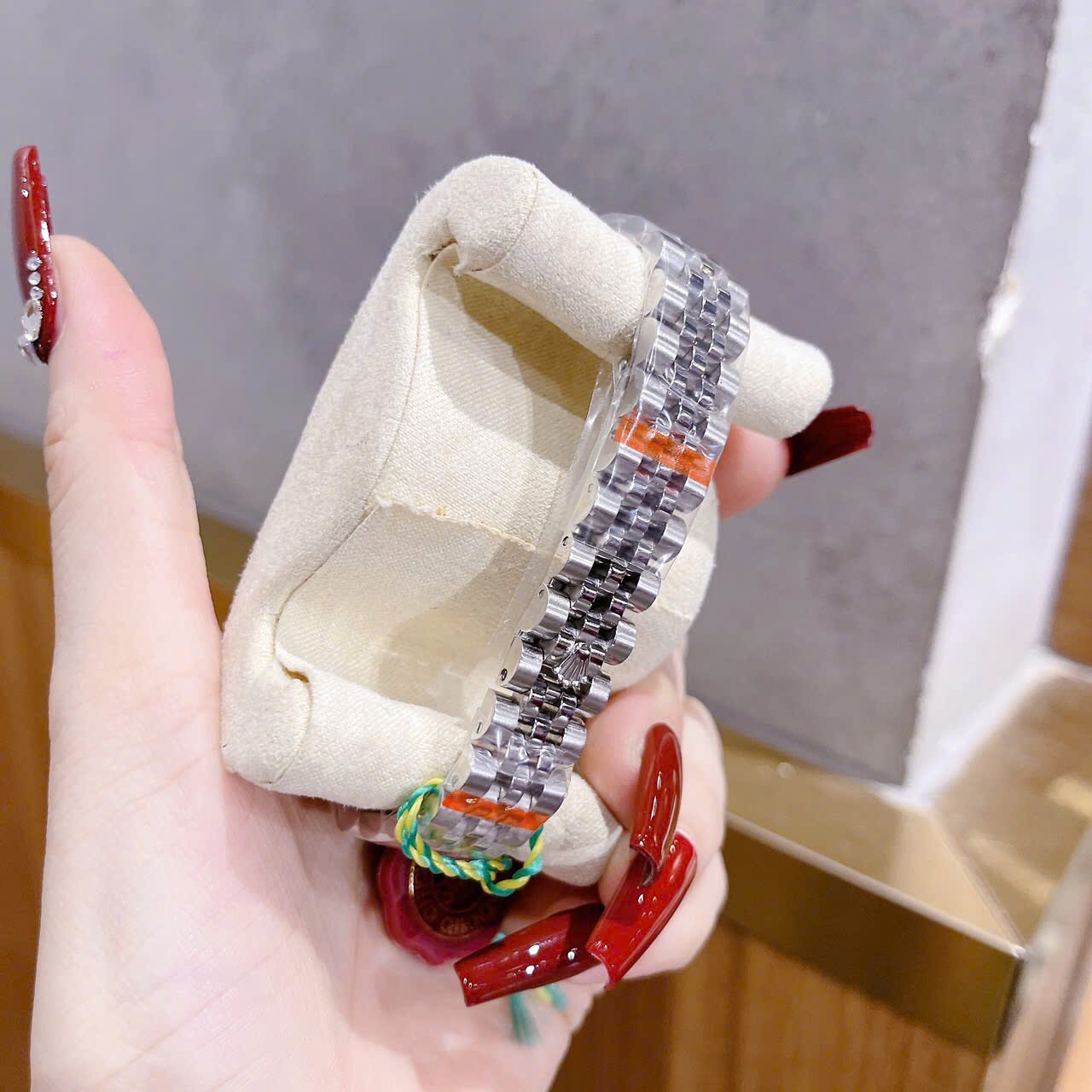 Đồng Hồ Rolex Mặt Số La Mã |Nữ Giới |Hồng |Đính Đá |Dây Kim Loại Silver |Máy Pin (Máy Quartz) |Size 31mm |donghogiatot.vn