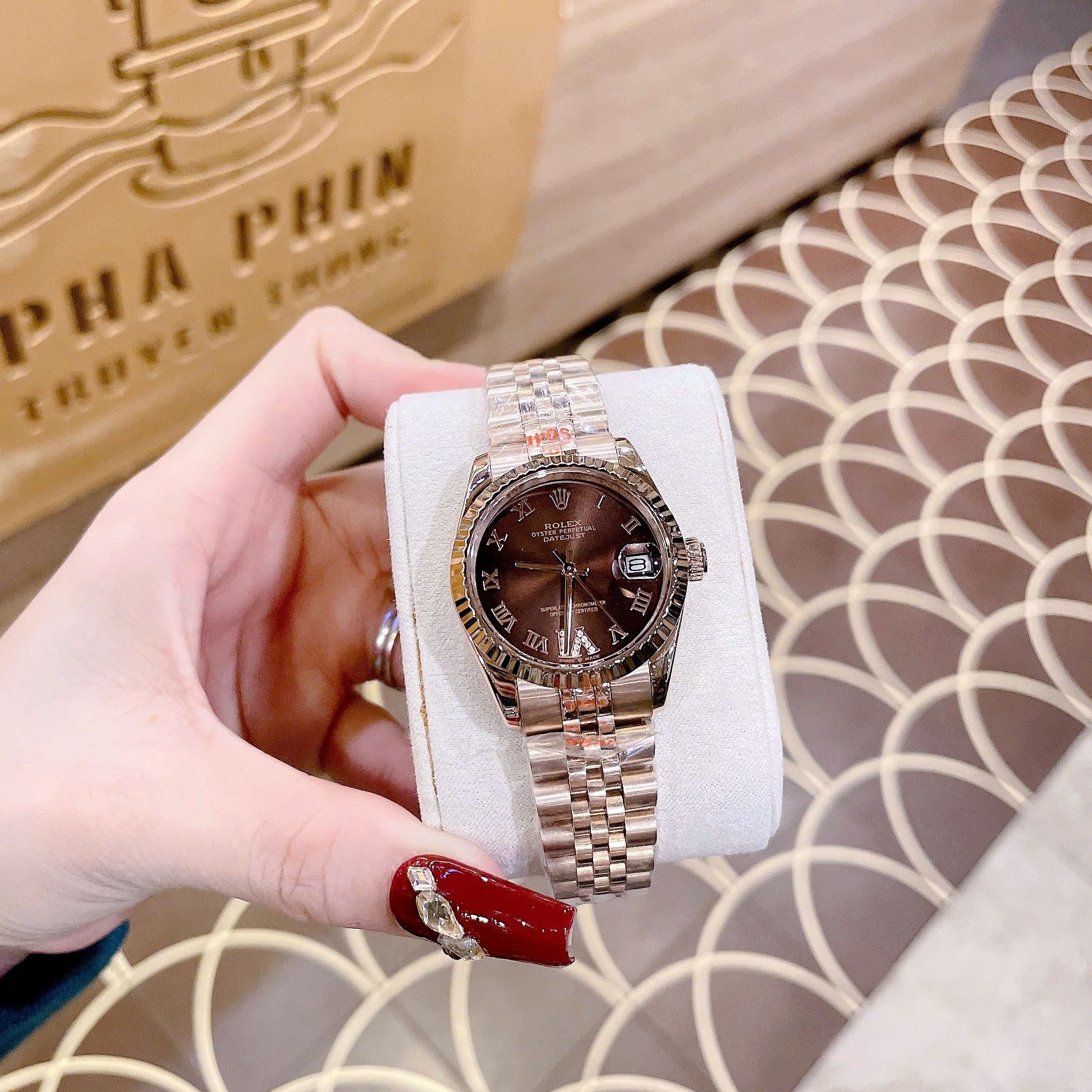 Đồng Hồ Rolex Mặt Số La Mã |Nữ Giới |Nâu |Niềng Khía |Dây Kim Loại Rose Gold |Máy Pin (Máy Quartz) |Size 31mm |donghogiatot.vn