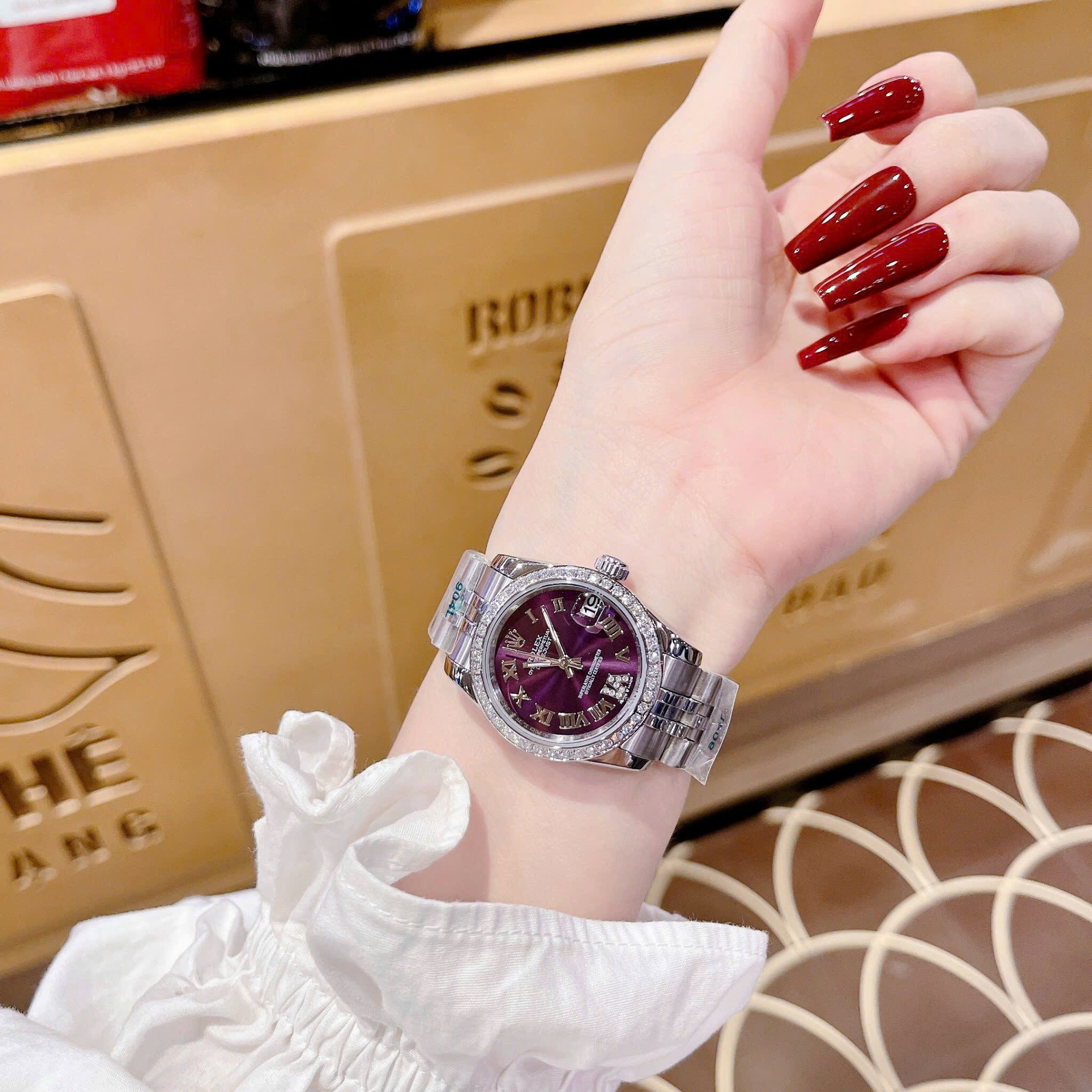 Đồng Hồ Rolex Mặt Số La Mã |Nữ Giới |Tím |Đính Đá |Dây Kim Loại Silver |Máy Pin (Máy Quartz) |Size 31mm |donghogiatot.vn