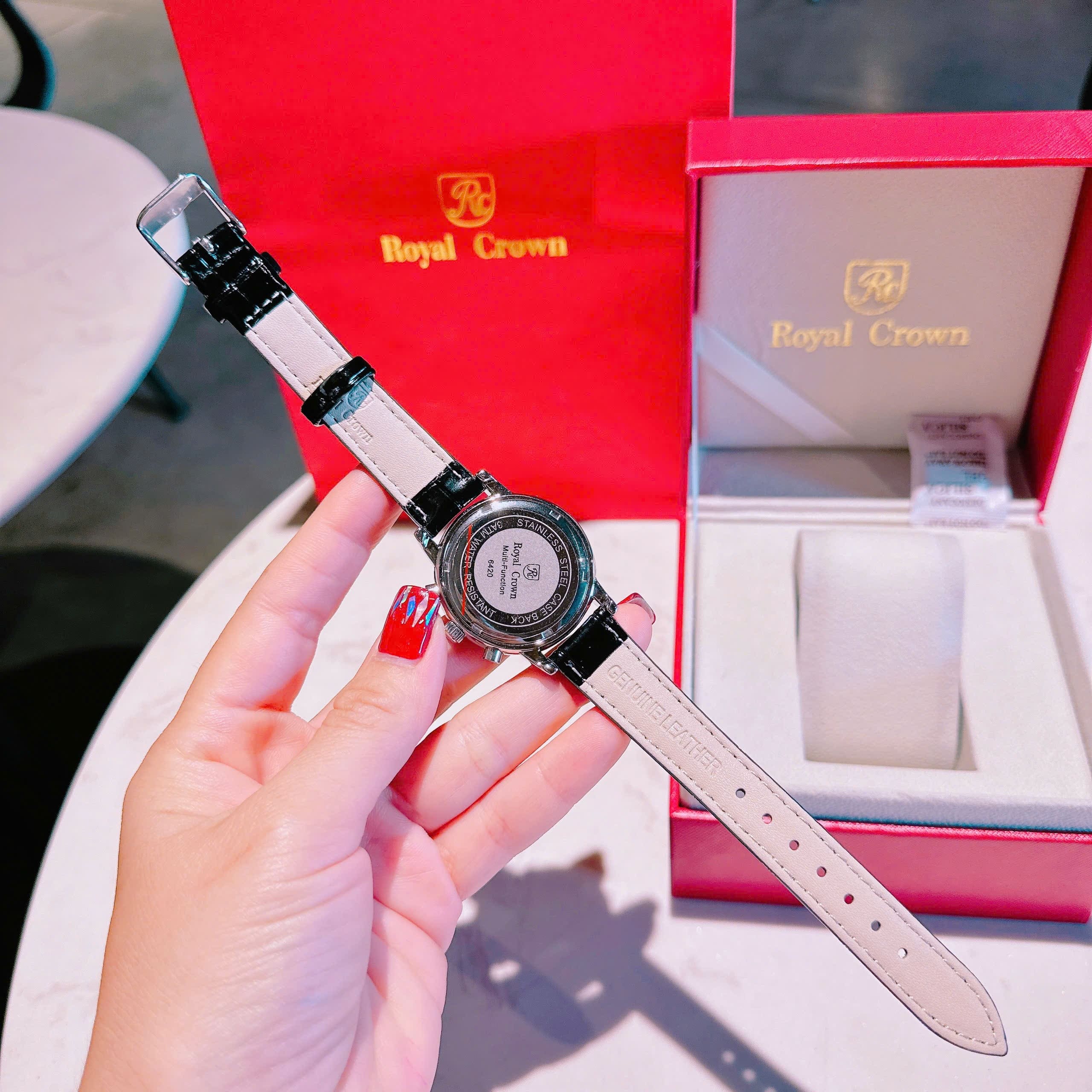 Đồng Hồ Royal Crown 6 Kim |Nữ Giới |Mặt Đính Đá |Dây Da Đen |Máy Pin (Quartz) |Size 34mm |donghogiatot.vn