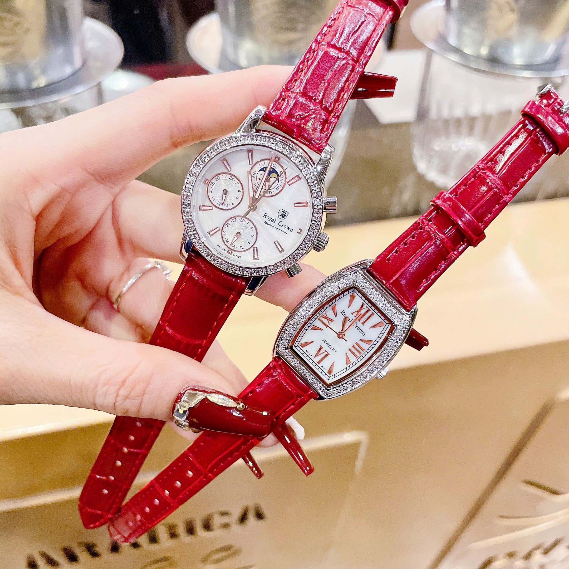 Đồng Hồ Royal Crown 6 Kim |Nữ Giới |Mặt Đính Đá |Dây Da Đỏ |Máy Pin (Quartz) |Size 34mm |donghogiatot.vn