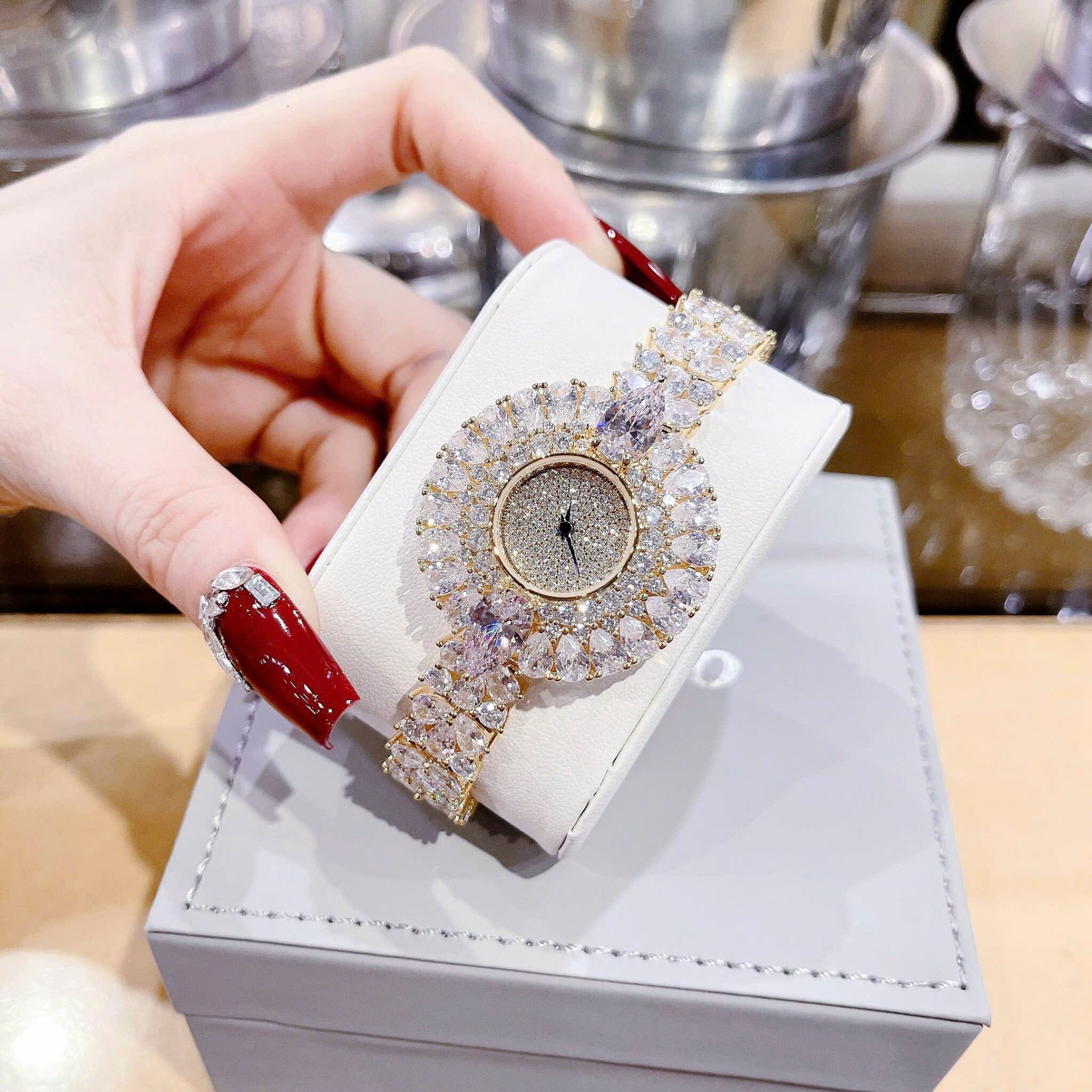 Đồng Hồ Royal Crown Bông Hoa Full Đá |Nữ Giới |Lắc Tay Đính Pha Lê Vàng Gold |Máy Pin (Quartz) |Size 36mm |donghogiatot.vn