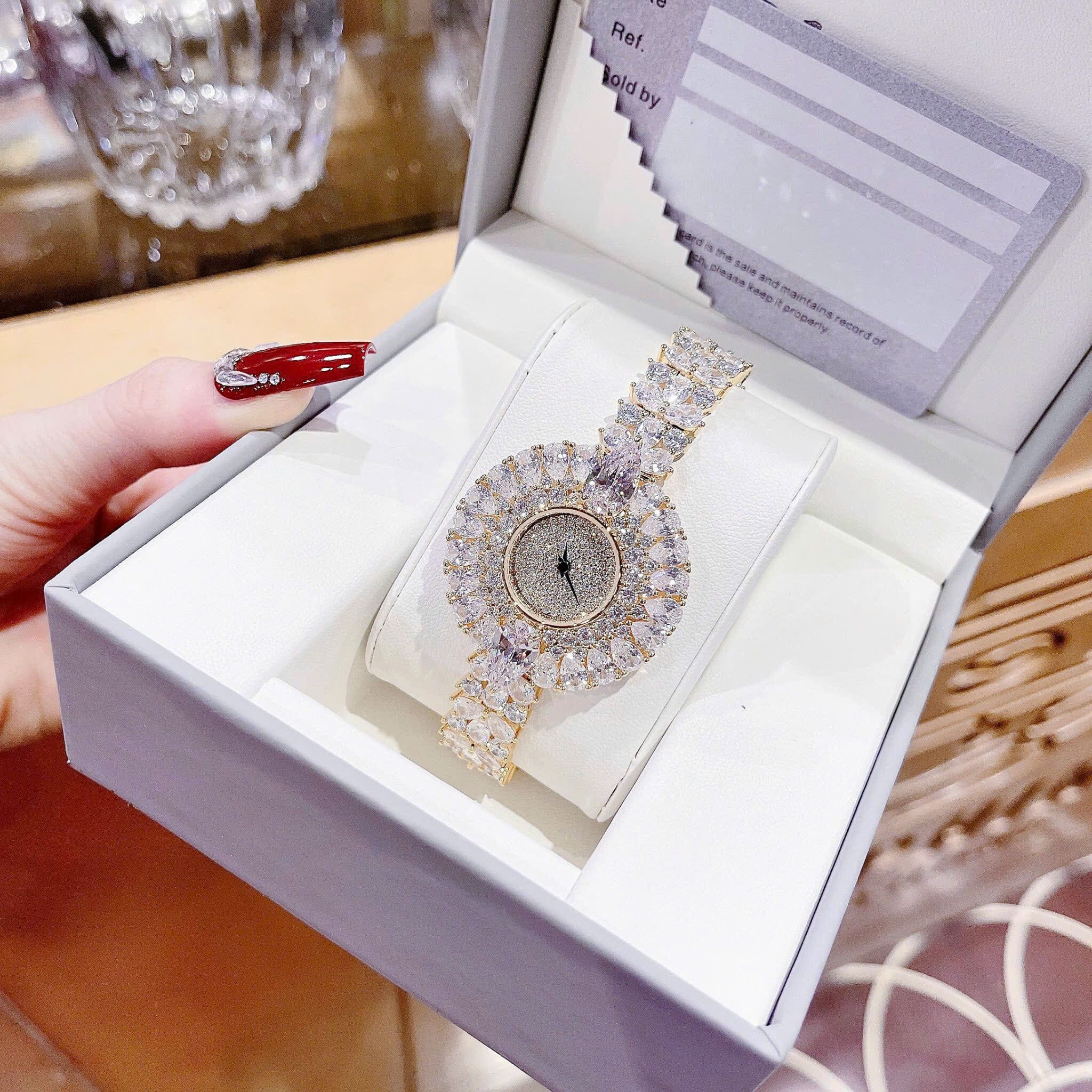 Đồng Hồ Royal Crown Bông Hoa Full Đá |Nữ Giới |Lắc Tay Đính Pha Lê Vàng Gold |Máy Pin (Quartz) |Size 36mm |donghogiatot.vn