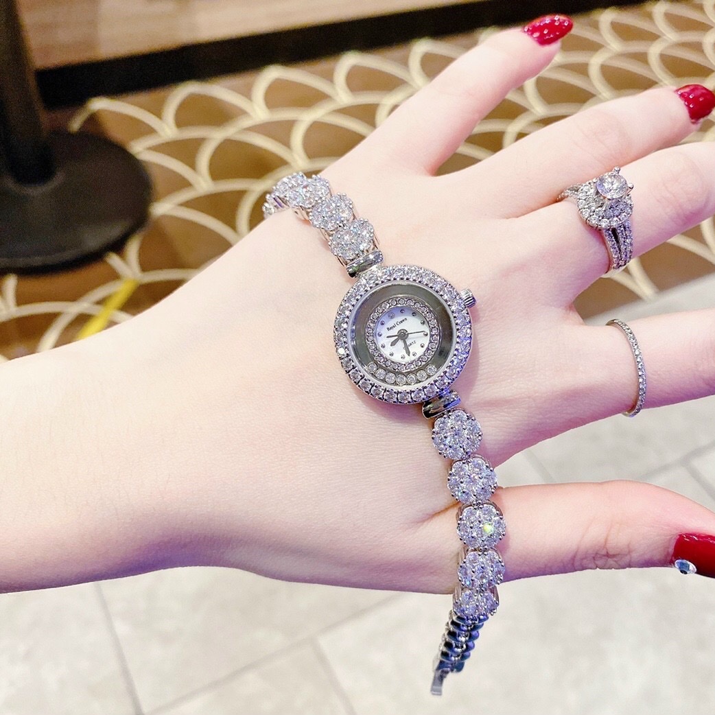 Đồng Hồ Royal Crown Đính Đá Chạy |Nữ Giới |Mặt Tròn |Lắc Tay Silver |Máy Pin (Quartz) |Size 26mm |donghogiatot.vn