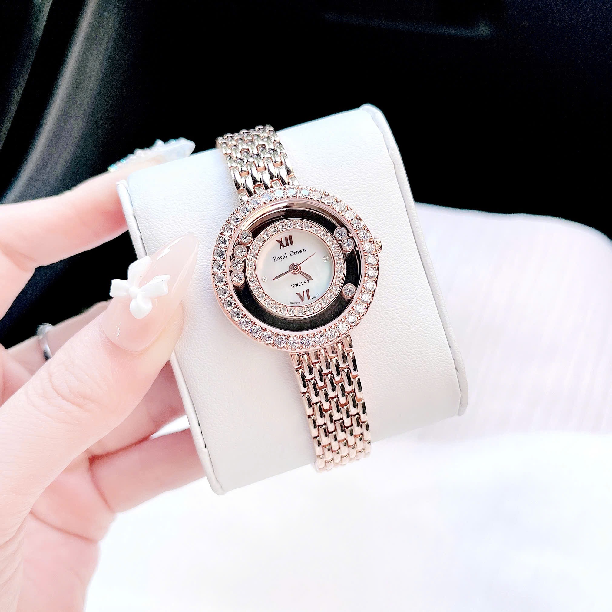 Đồng Hồ Royal Crown Đính Đá Chạy |Nữ Giới |Dây Kim Loại Rose Gold |Máy Pin (Quartz) |Size 32mm |donghogiatot.vn