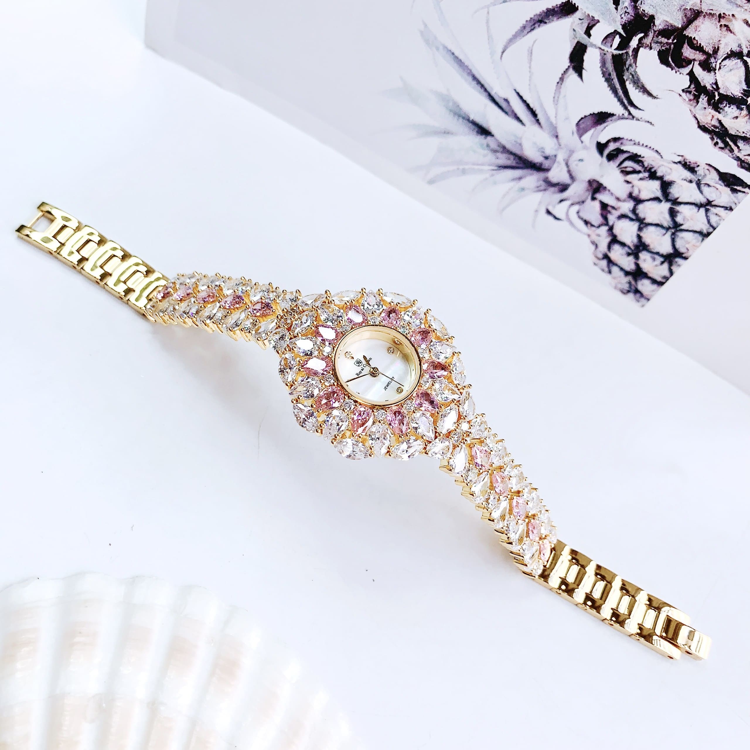 Đồng Hồ Royal Crown Đính Đá Hồng |Nữ Giới |Tựa Bông Hoa |Lắc Tay Vàng Gold |Máy Pin (Quartz) |Size 36mm |donghogiatot.vn