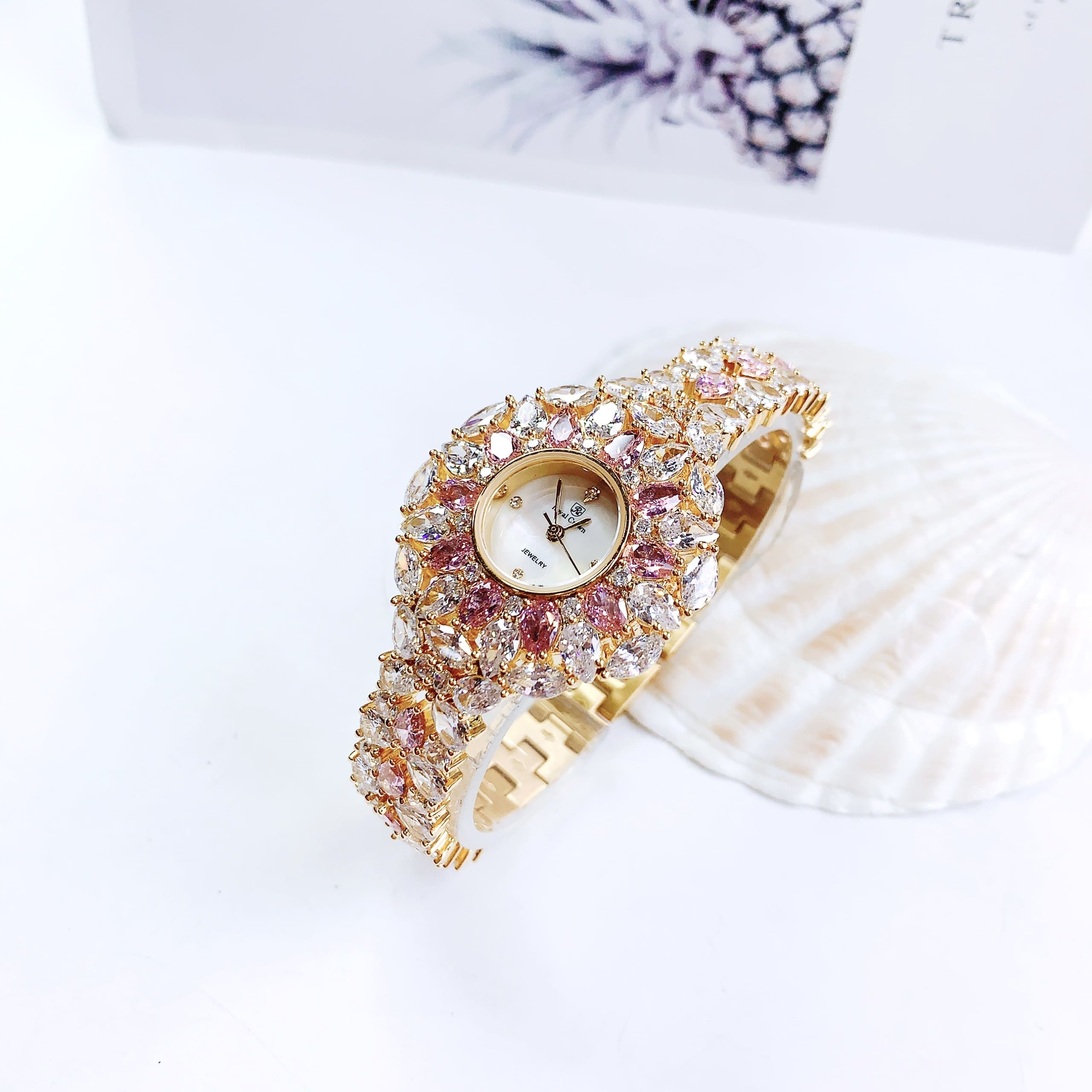 Đồng Hồ Royal Crown Đính Đá Hồng |Nữ Giới |Tựa Bông Hoa |Lắc Tay Vàng Gold |Máy Pin (Quartz) |Size 36mm |donghogiatot.vn