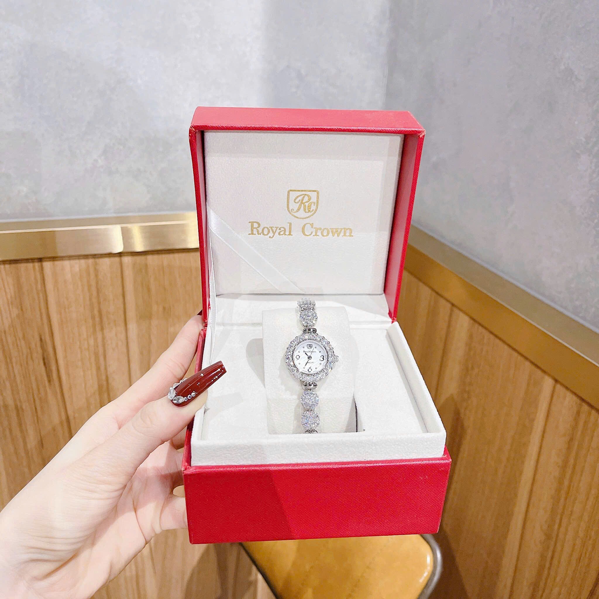 Đồng Hồ Royal Crown Đính Đá Mâm Xôi |Nữ Giới |Mặt Tròn |Lắc Tay Silver |Máy Pin (Quartz) |Size 26mm |donghogiatot.vn