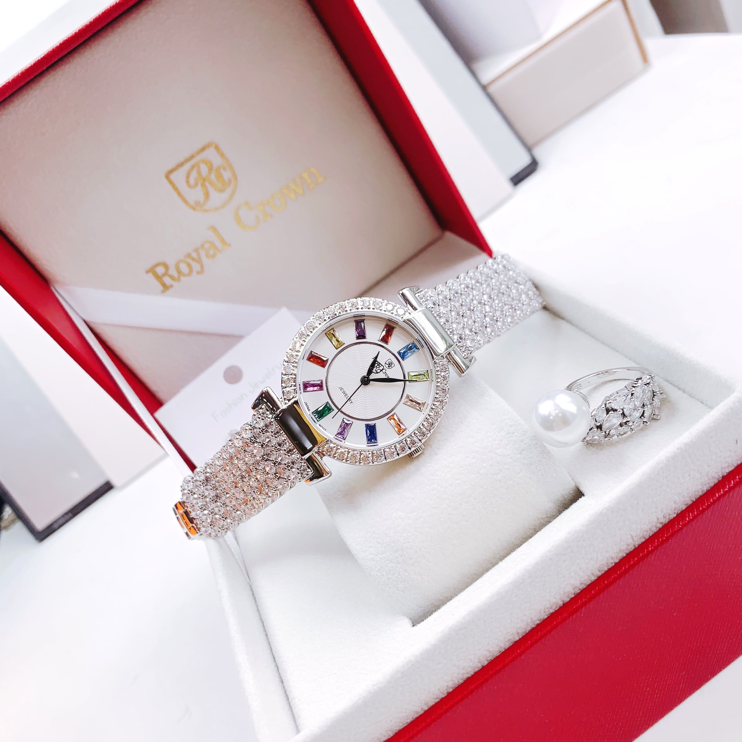 Đồng Hồ Royal Crown Đính Đá Nhiều Màu |Nữ Giới |Dây Kim Loại Trắng Silver |Máy Pin (Quartz) |Size 36mm |donghogiatot.vn