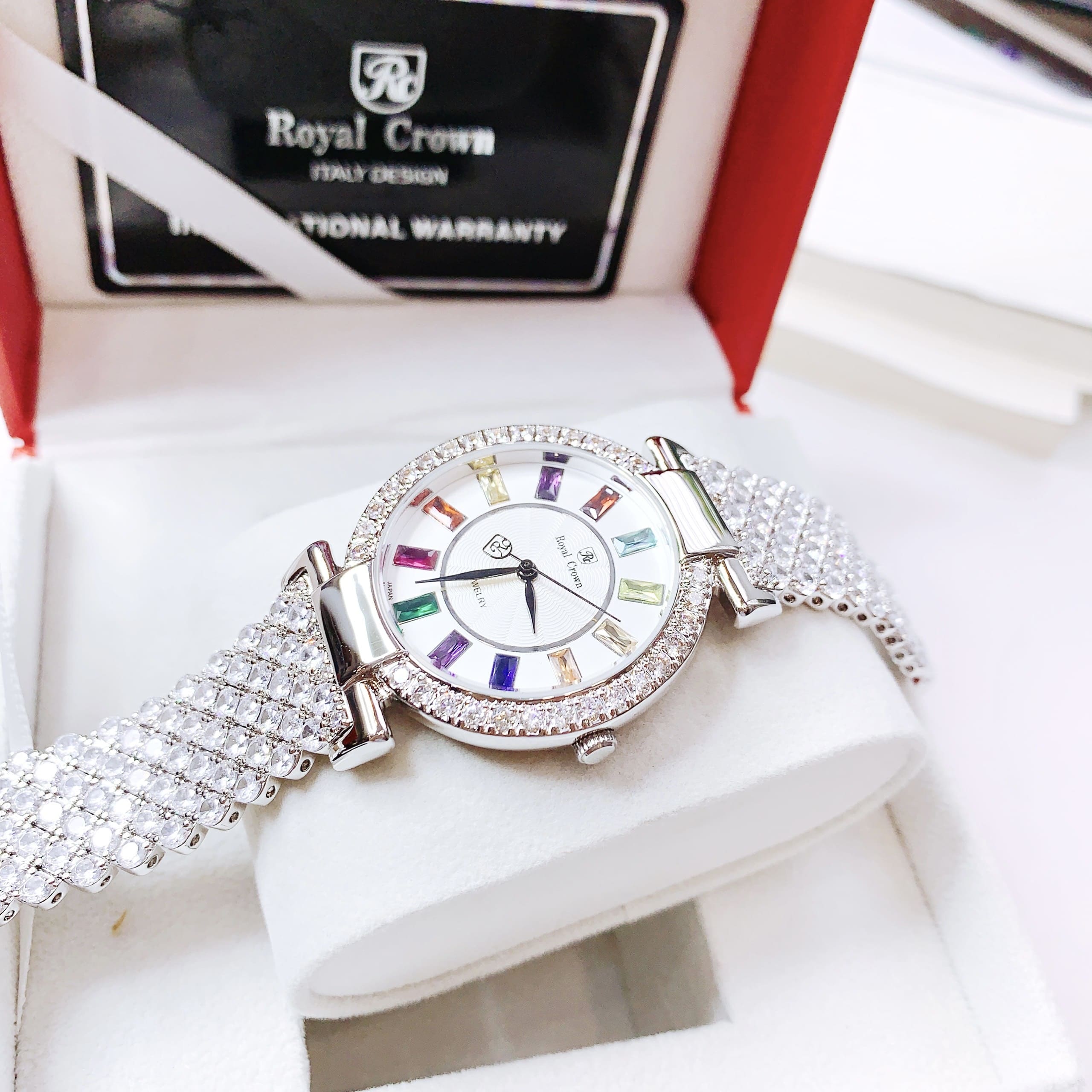 Đồng Hồ Royal Crown Đính Đá Nhiều Màu |Nữ Giới |Dây Kim Loại Trắng Silver |Máy Pin (Quartz) |Size 36mm |donghogiatot.vn