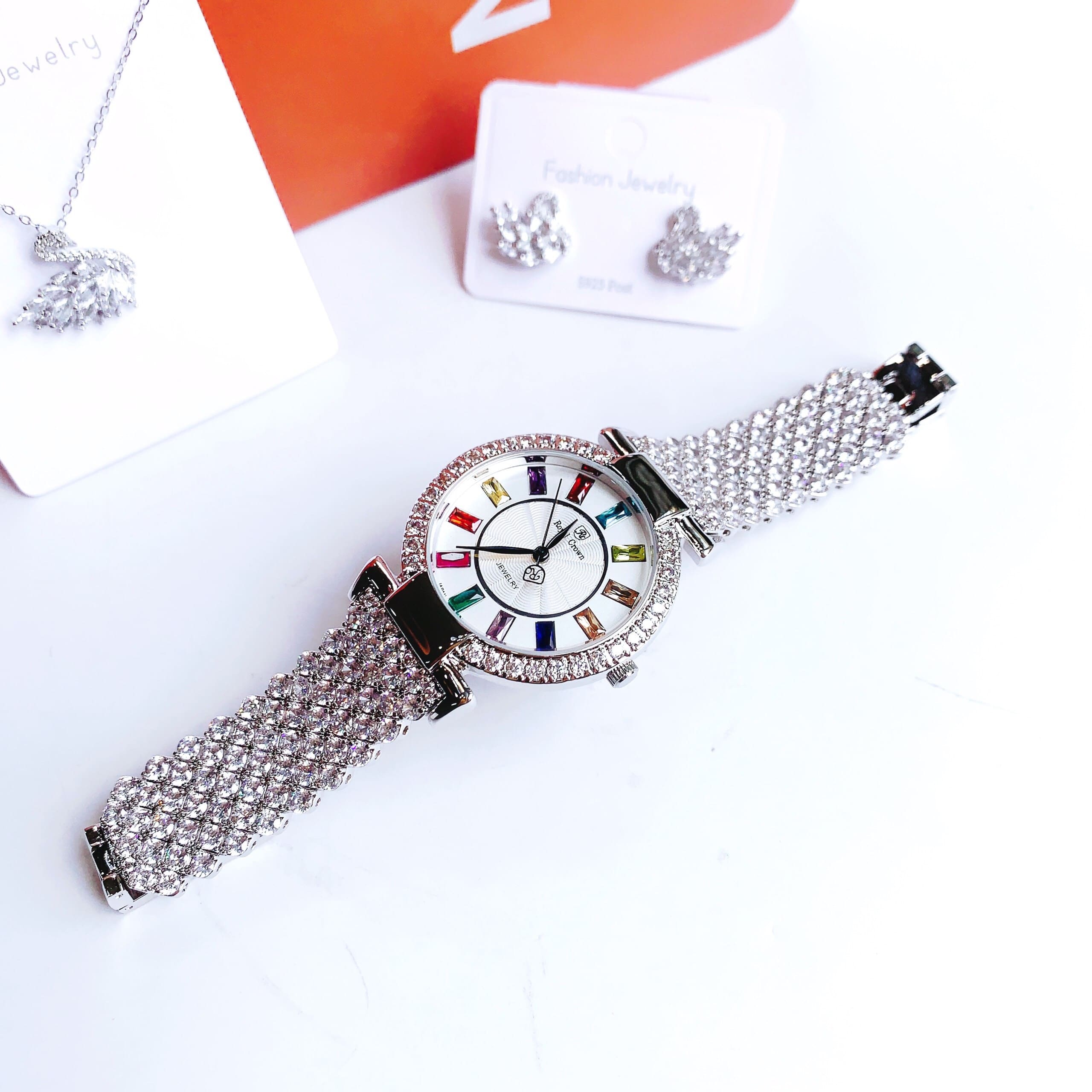 Đồng Hồ Royal Crown Đính Đá Nhiều Màu |Nữ Giới |Dây Kim Loại Trắng Silver |Máy Pin (Quartz) |Size 36mm |donghogiatot.vn