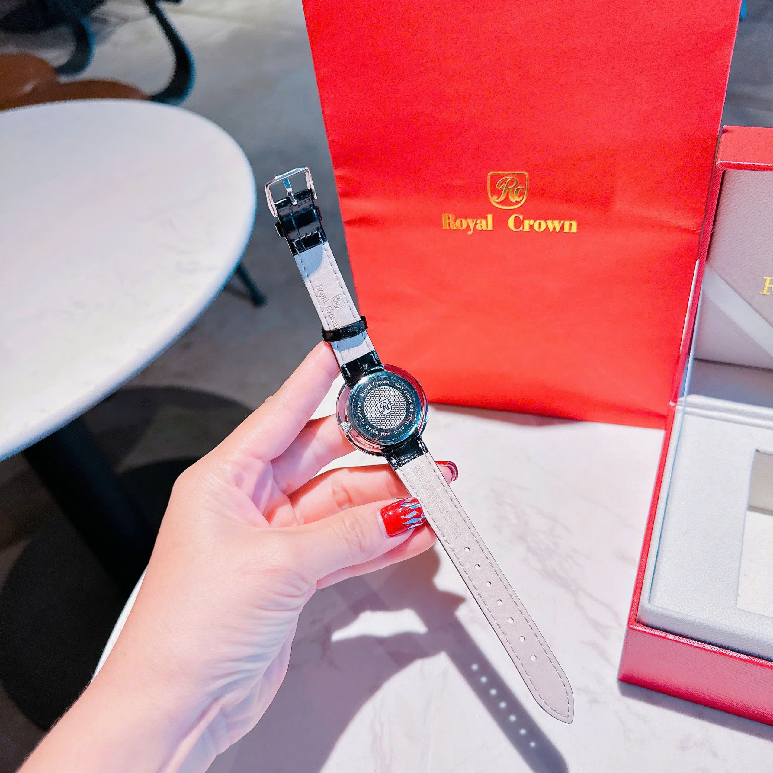 Đồng Hồ Royal Crown Đính Đá Rơi |Nữ Giới |Mặt Tròn |Dây Da Đen |Máy Pin (Quartz) |Size 35mm |donghogiatot.vn