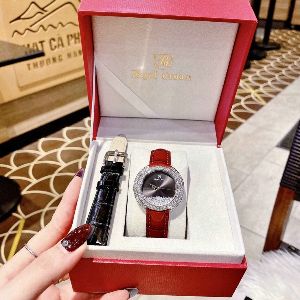 Đồng Hồ Royal Crown Đính Đá Rơi |Nữ Giới |Mặt Tròn |Dây Da Đỏ |Máy Pin (Quartz) |Size 35mm |donghogiatot.vn