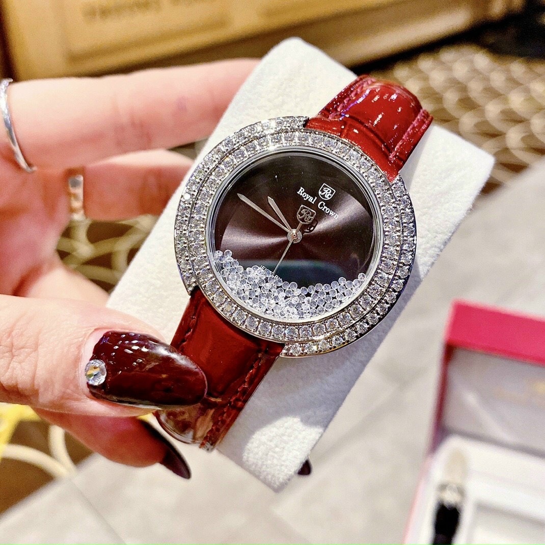 Đồng Hồ Royal Crown Đính Đá Rơi |Nữ Giới |Mặt Tròn |Dây Da Đỏ |Máy Pin (Quartz) |Size 35mm |donghogiatot.vn