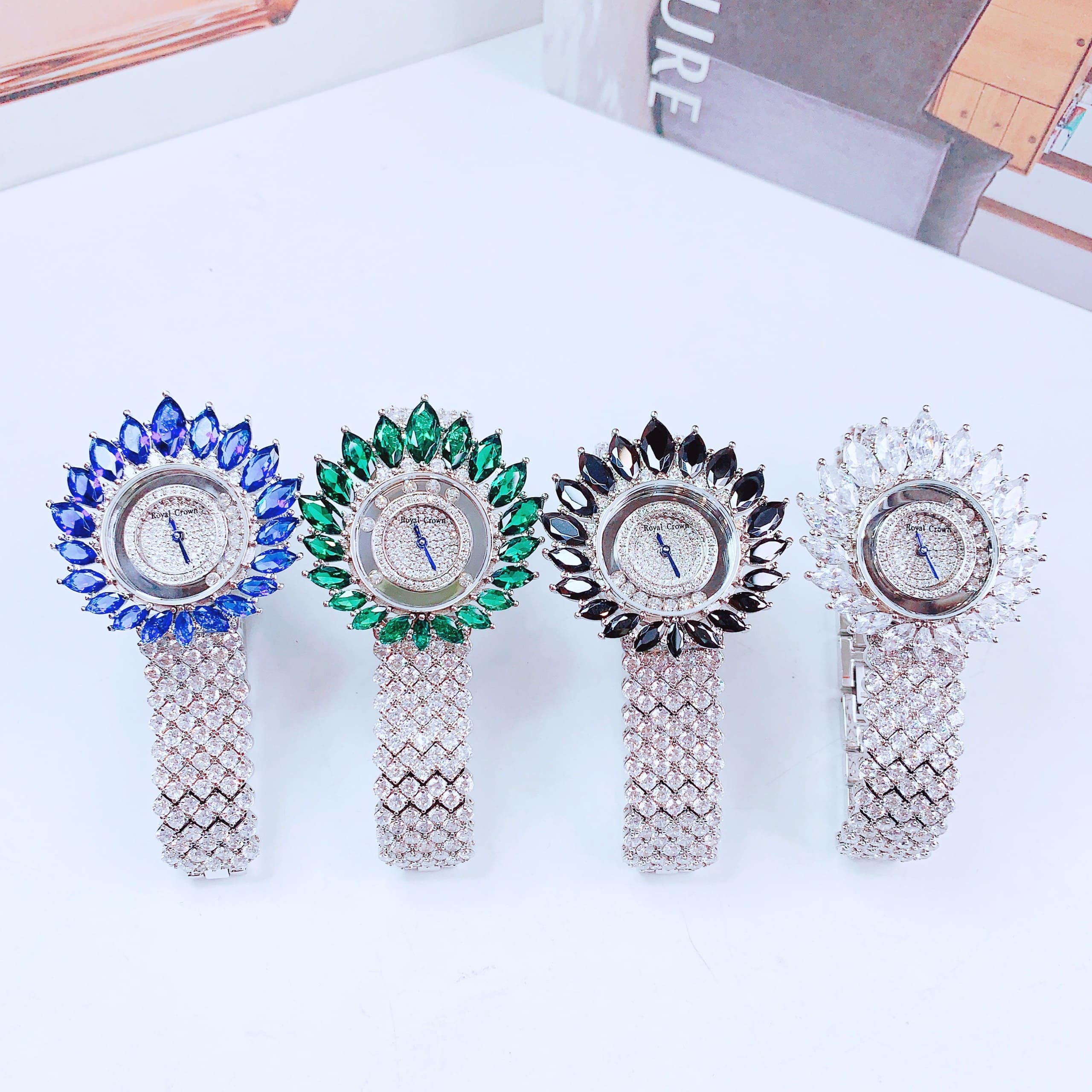 Đồng Hồ Royal Crown Đính Pha Lê Đen |Nữ Giới |Dây Kim Loại Đính Đá |Máy Pin (Quartz) |Size 38mm |donghogiatot.vn