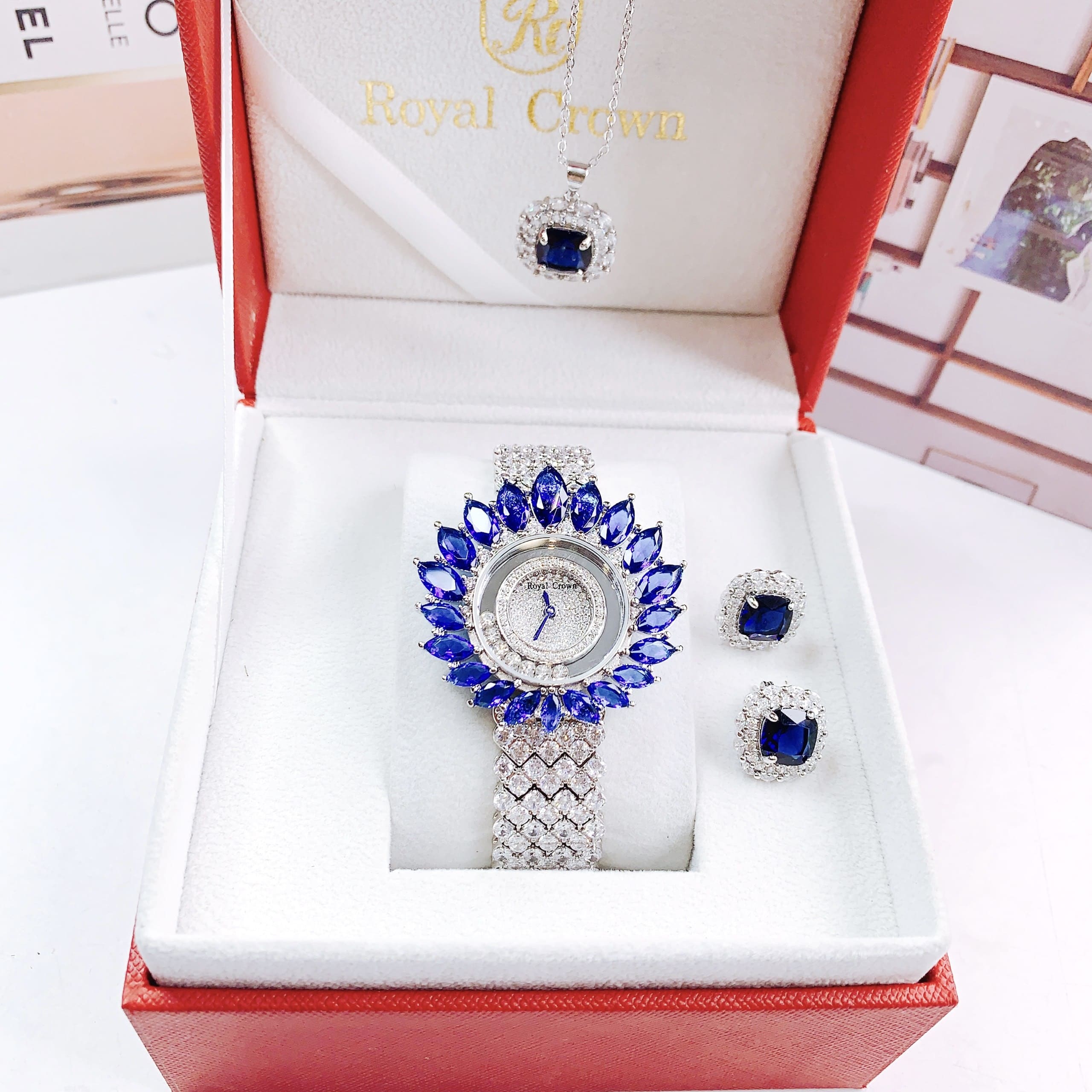 Đồng Hồ Royal Crown Đính Pha Lê Xanh Dương |Nữ Giới |Dây Kim Loại Đính Đá |Máy Pin (Quartz) |Size 38mm |donghogiatot.vn