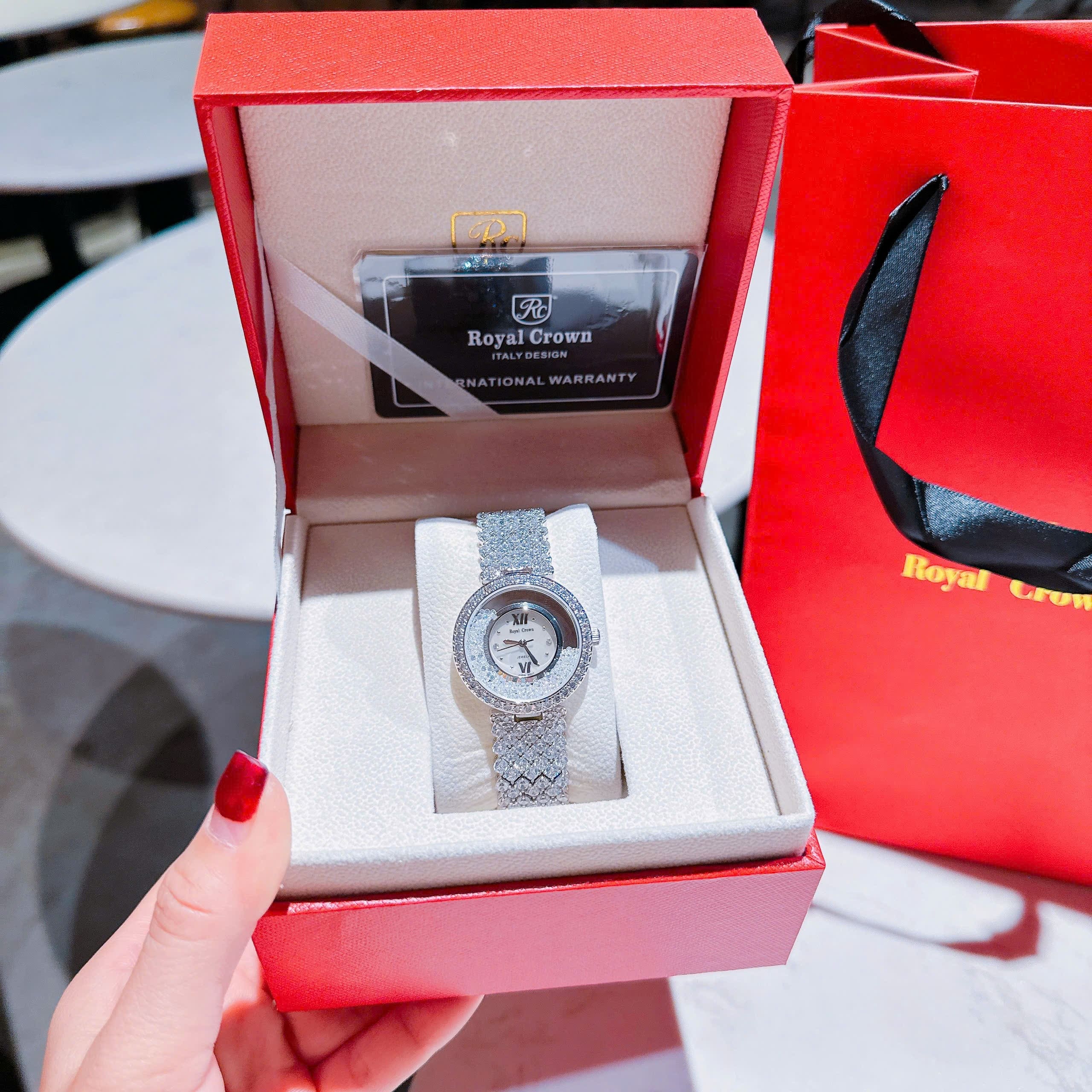 Đồng Hồ Royal Crown Full Đá Rơi |Nữ Giới |Dây Kim Loại Trắng Silver |Máy Pin (Quartz) |Size 34mm |donghogiatot.vn
