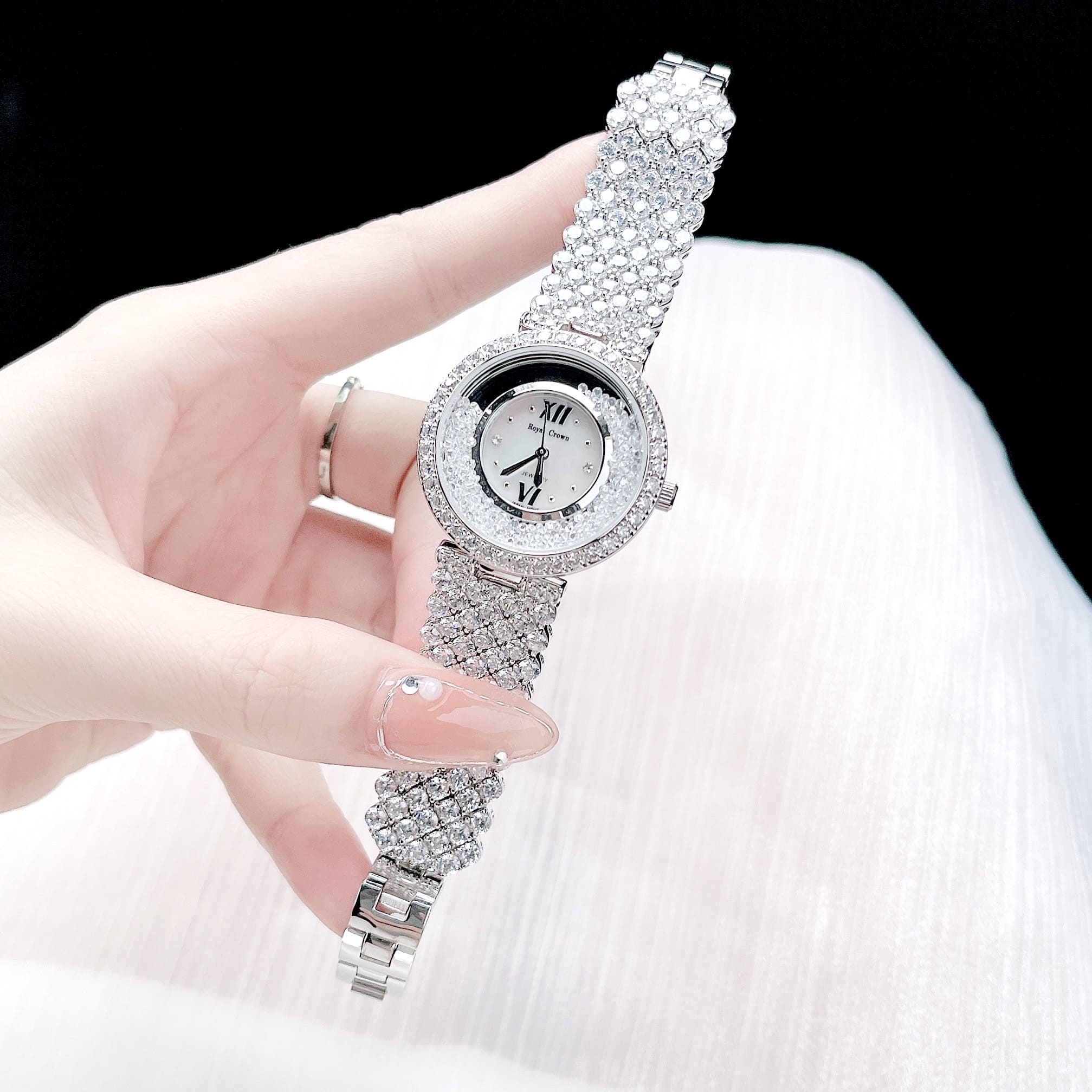 Đồng Hồ Royal Crown Full Đá Rơi |Nữ Giới |Dây Kim Loại Trắng Silver |Máy Pin (Quartz) |Size 34mm |donghogiatot.vn