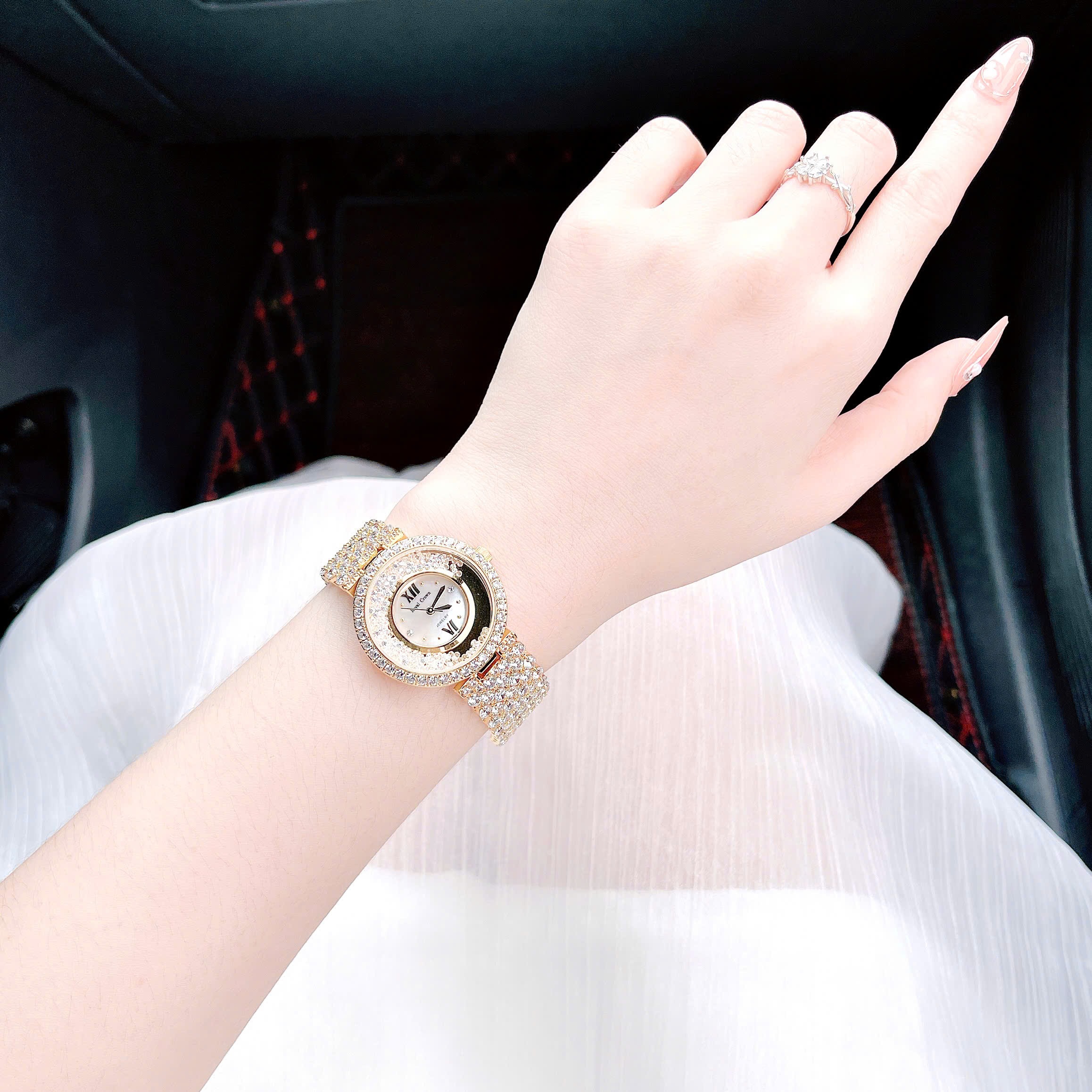 Đồng Hồ Royal Crown Full Đá Rơi |Nữ Giới |Dây Kim Loại Vàng Gold |Máy Pin (Quartz) |Size 34mm |donghogiatot.vn