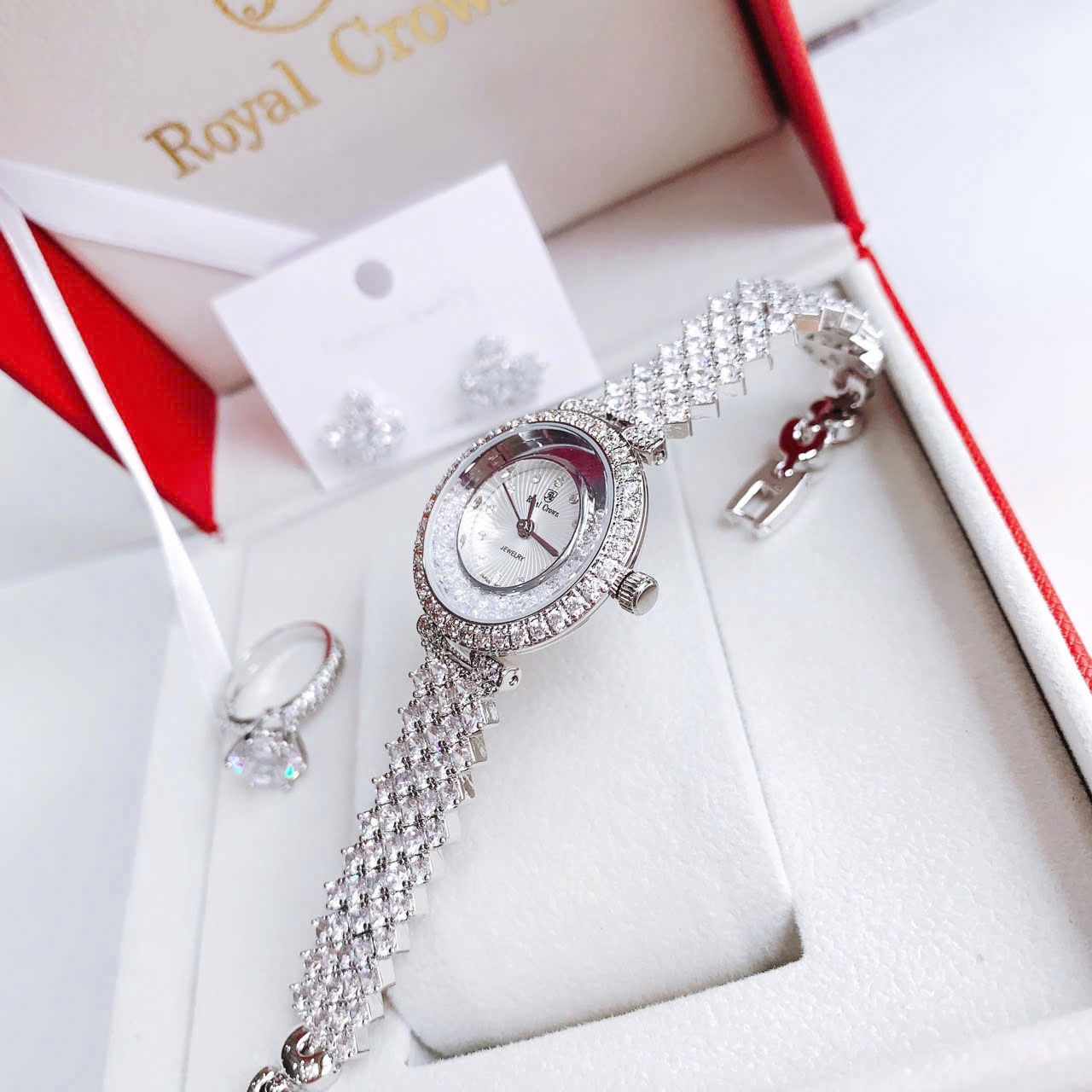 Đồng Hồ Royal Crown Full Đá Rơi |Nữ Giới |Lắc Tay Trắng Silver |Máy Pin (Quartz) |Size 30mm |donghogiatot.vn