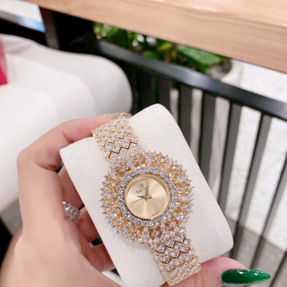 Đồng Hồ Royal Crown Hoa Tuyết |Nữ Giới |Mặt Xà Cừ Vàng |Dây Kim Loại Vàng Gold |Máy Pin (Quartz) |Size 36mm |donghogiatot.vn